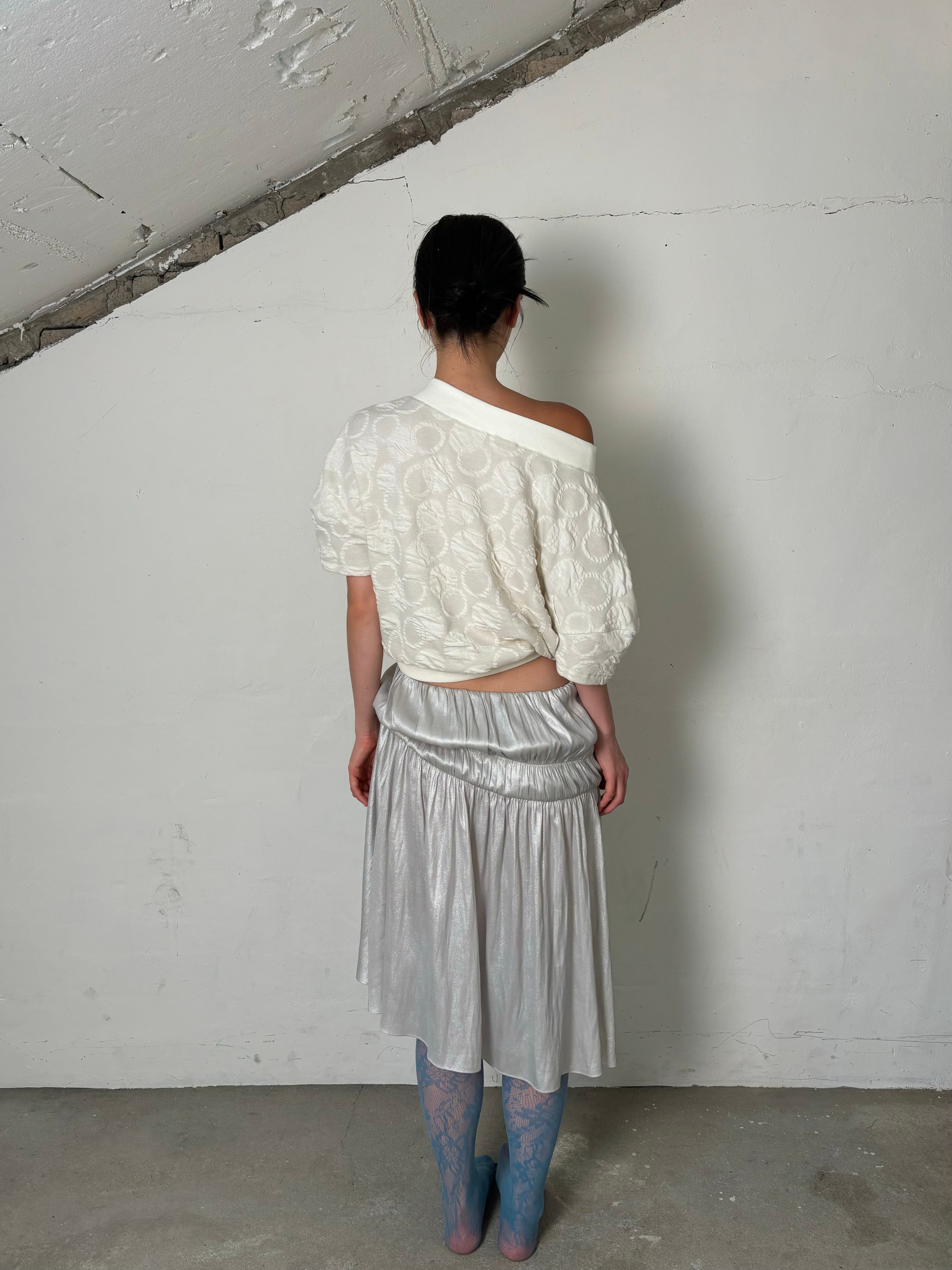 Dot embo unbalance sweatshirts(Ivory)