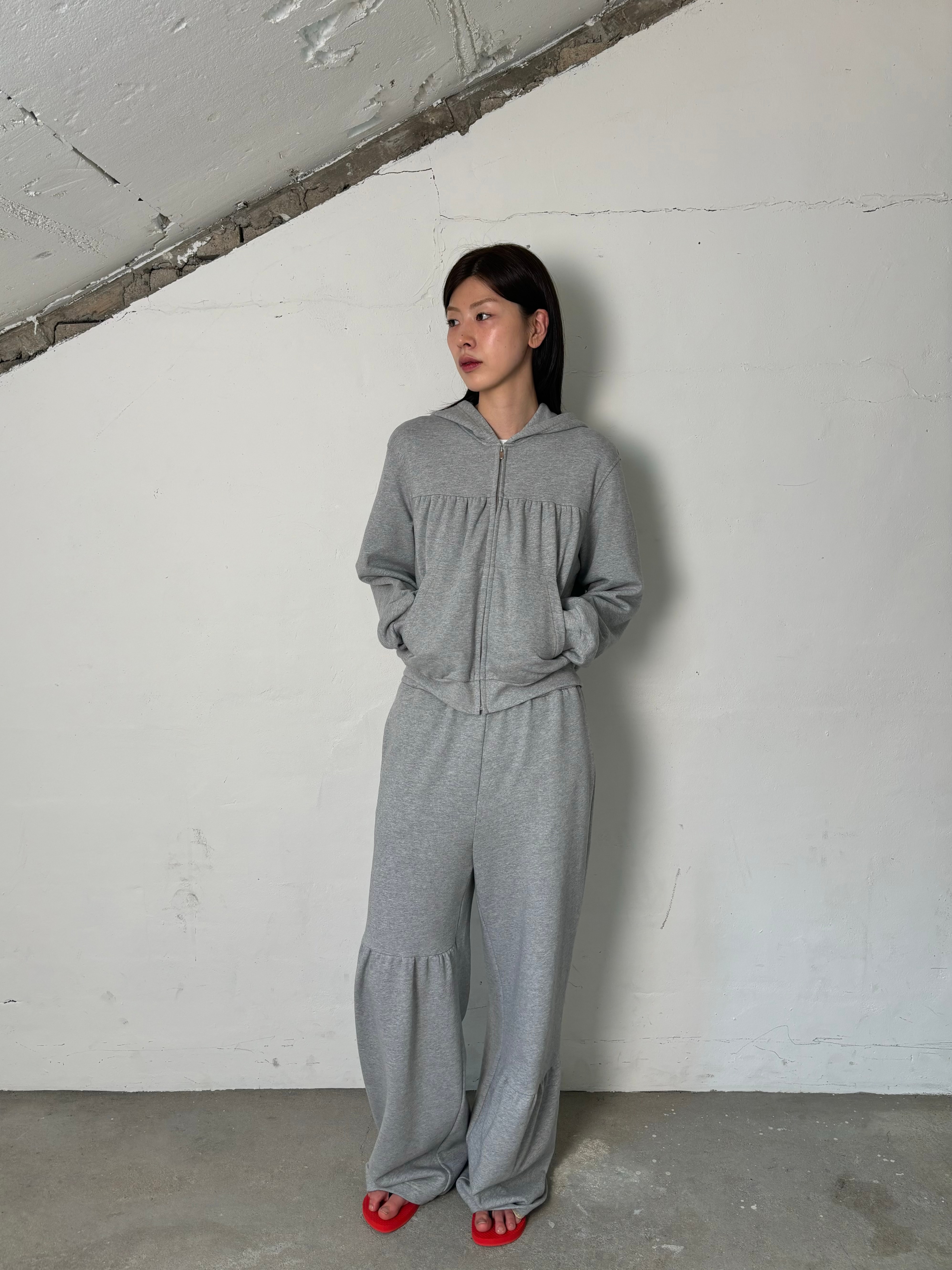 Shirring hood zip-up