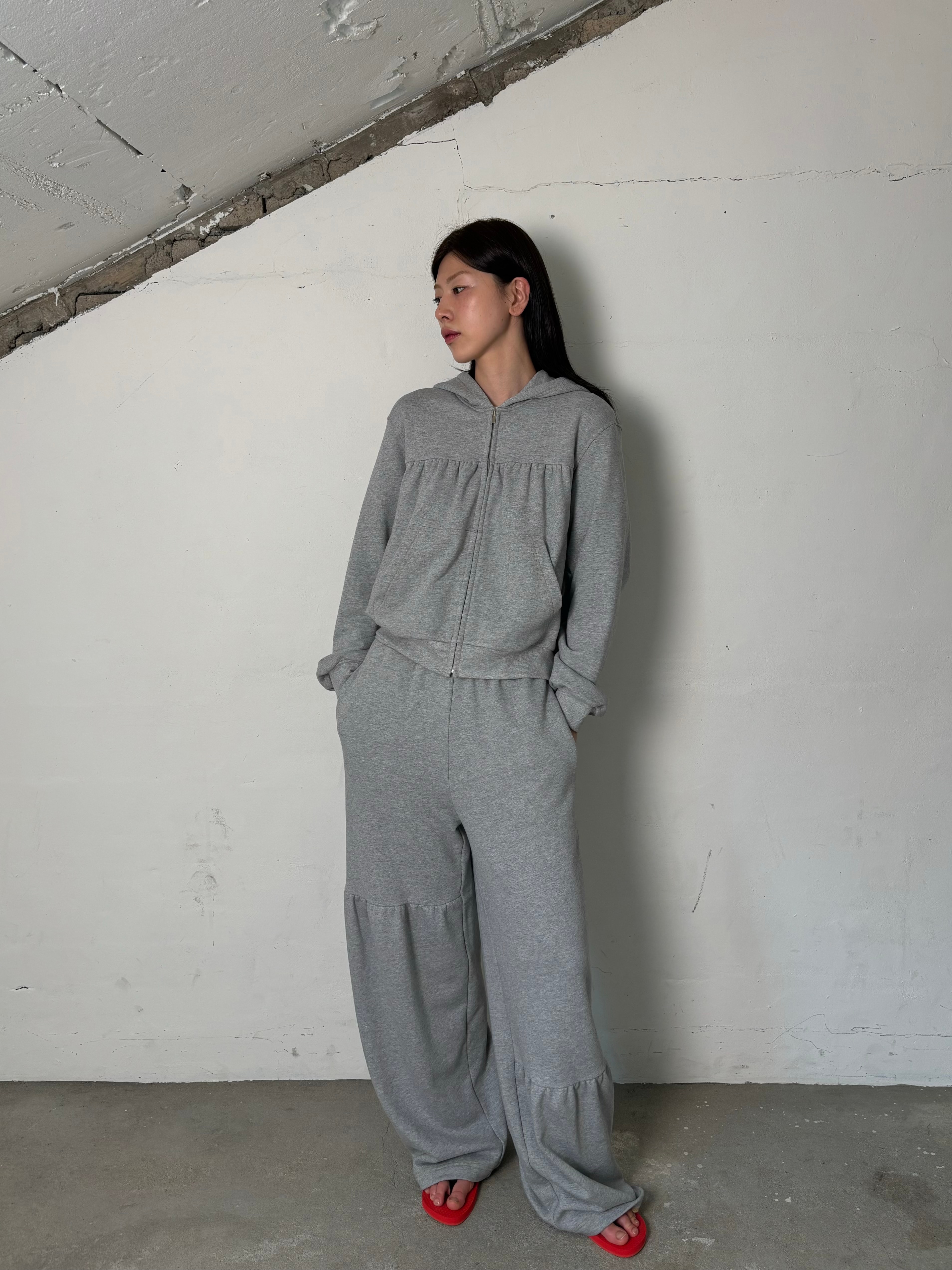 Shirring unbalance sweatpants