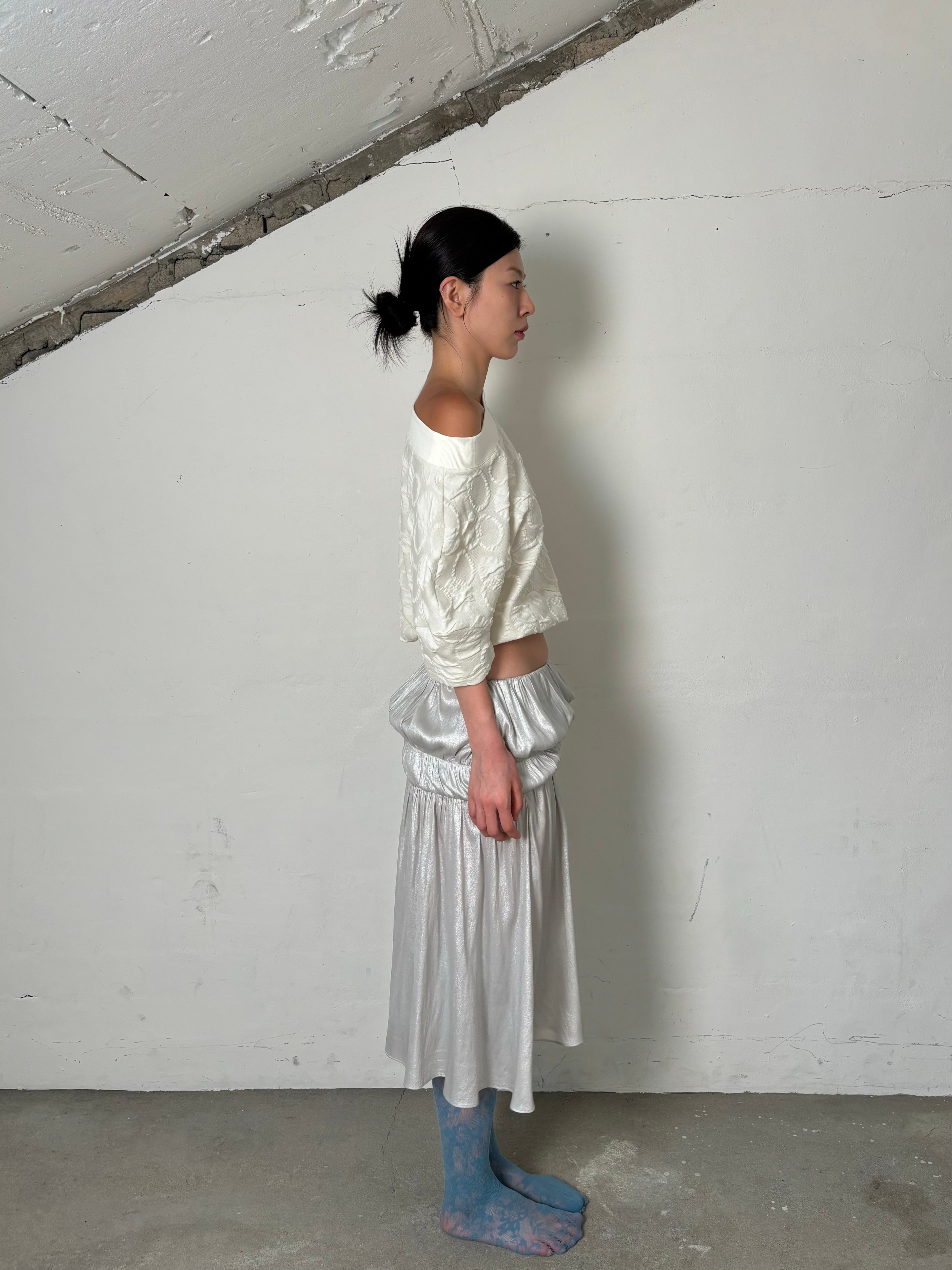 Dot embo unbalance sweatshirts(Ivory)