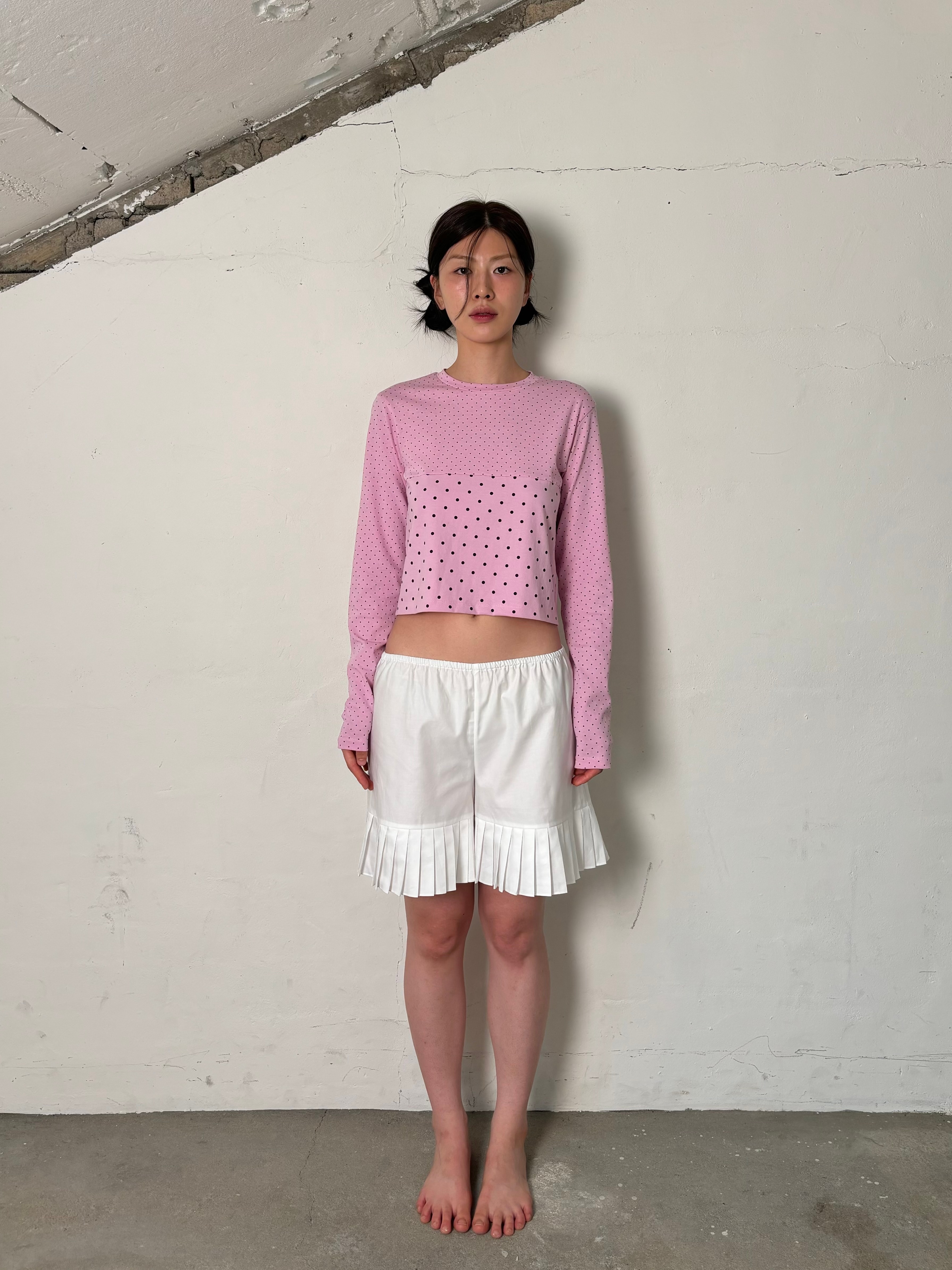 Back pintuck pointed pleats shorts