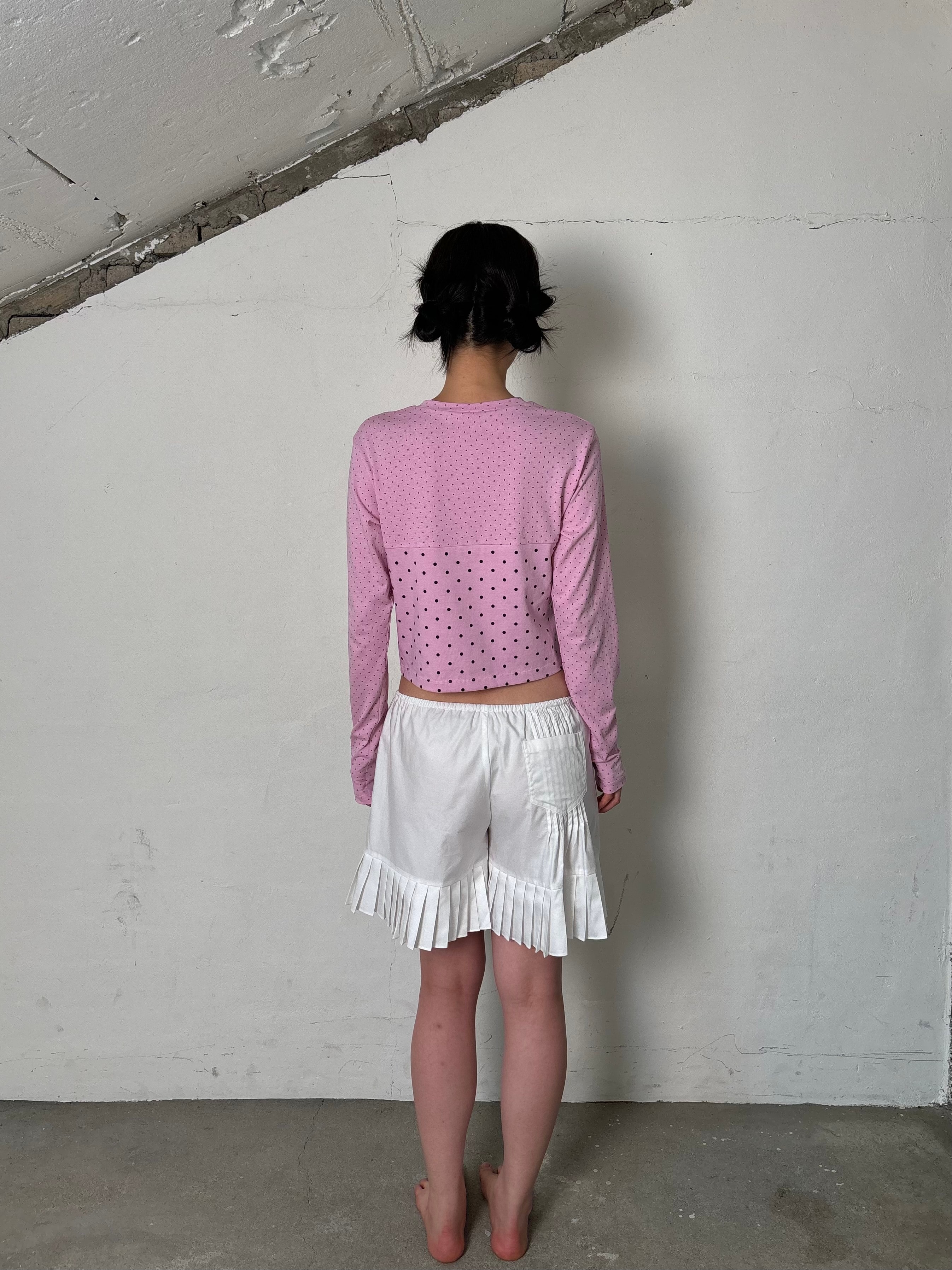 Back pintuck pointed pleats shorts