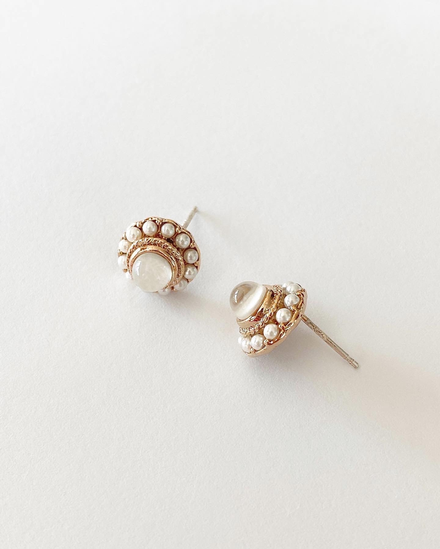 Milky Halo Earring