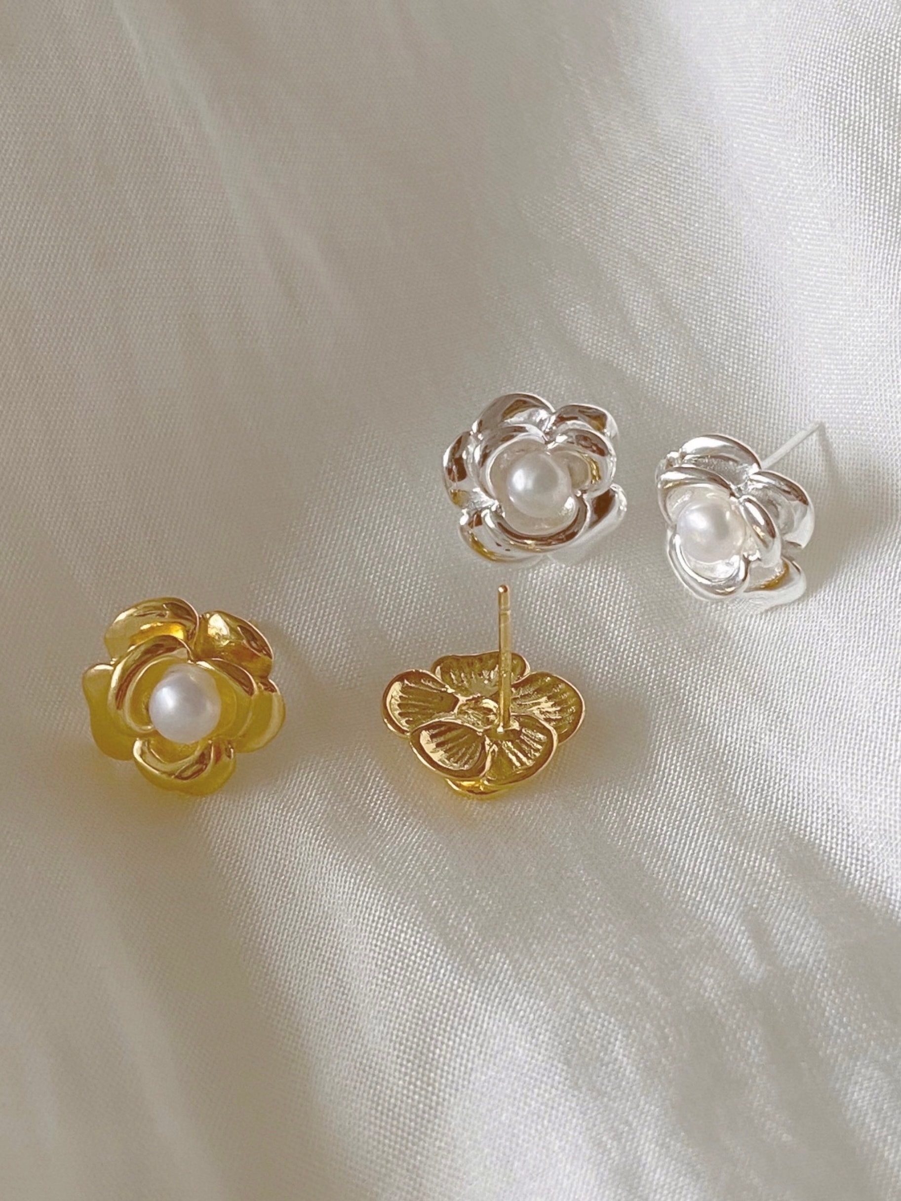Rose Pearl Earring