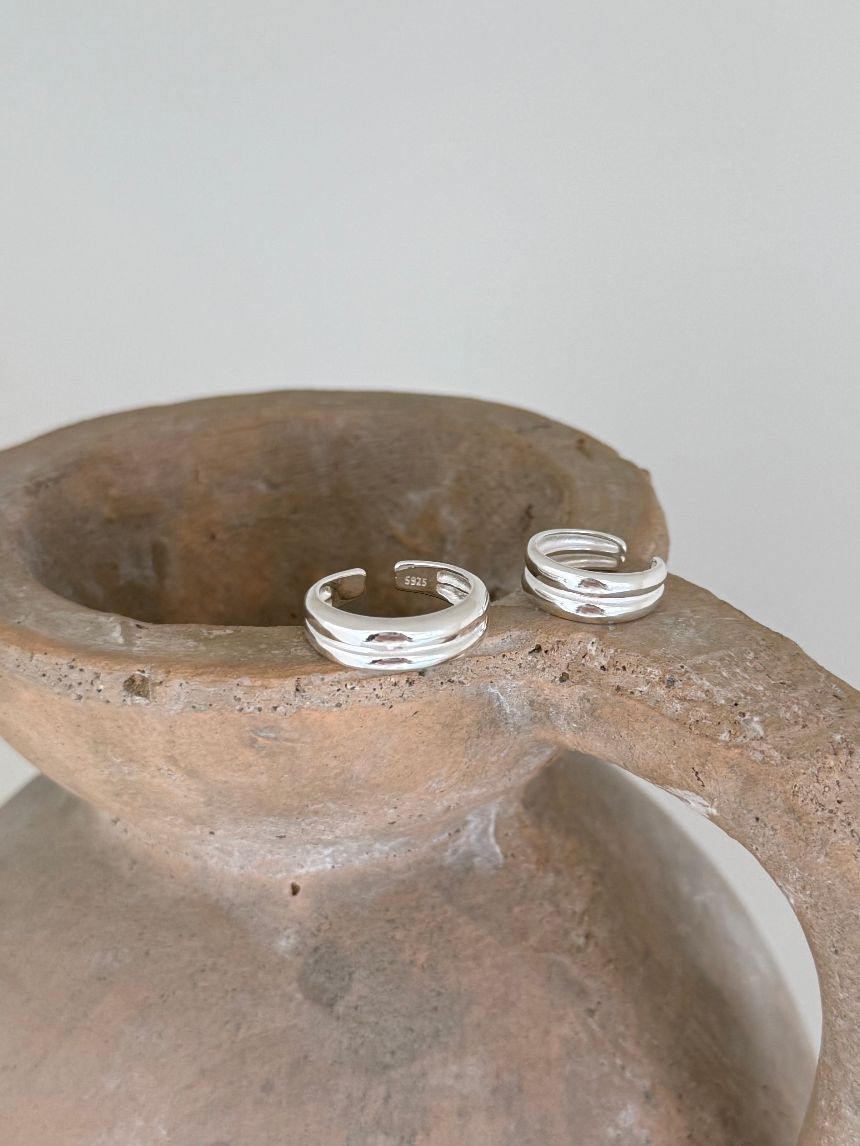 Double Line Ring