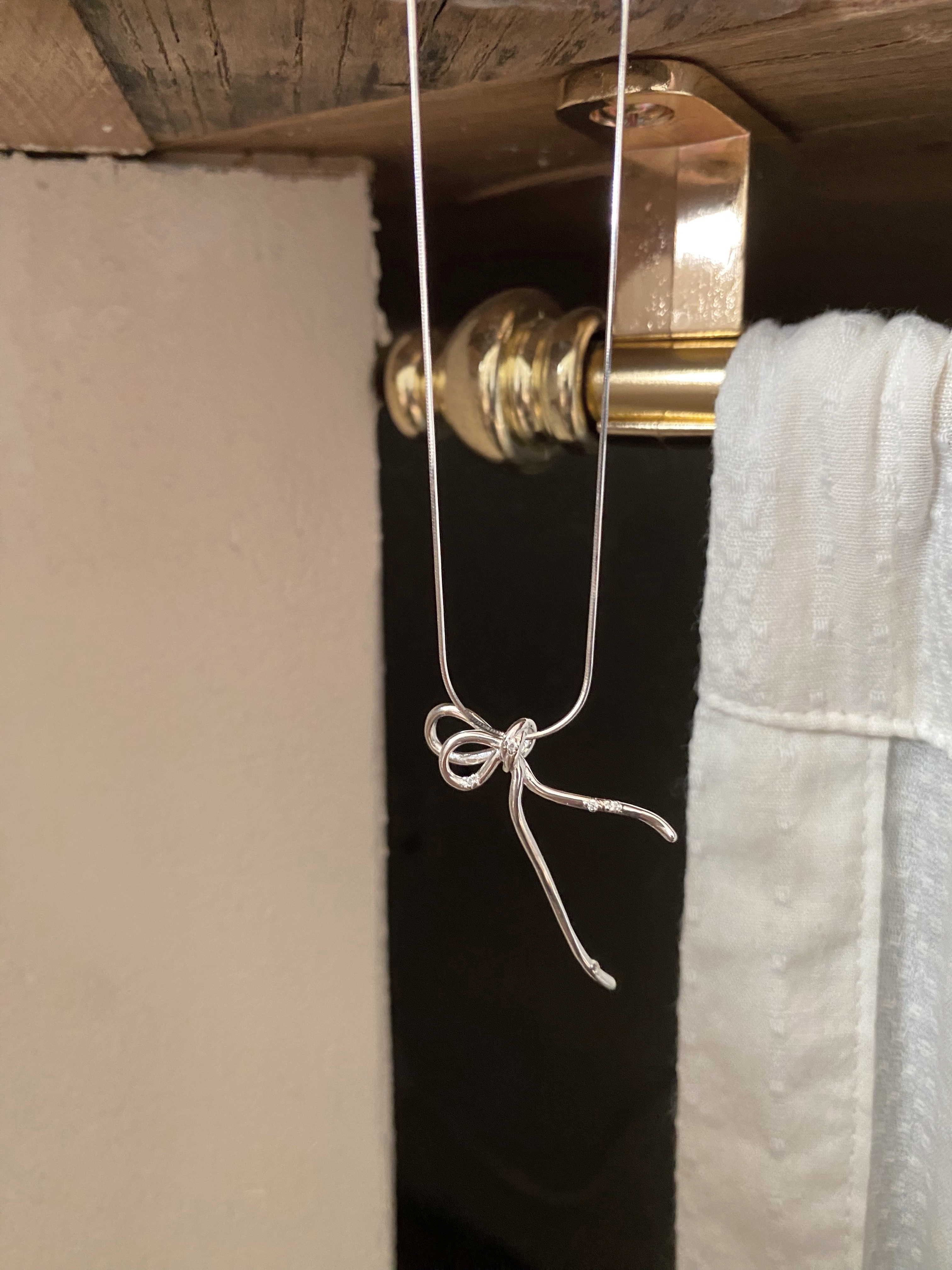 Clair Ribbon Necklace