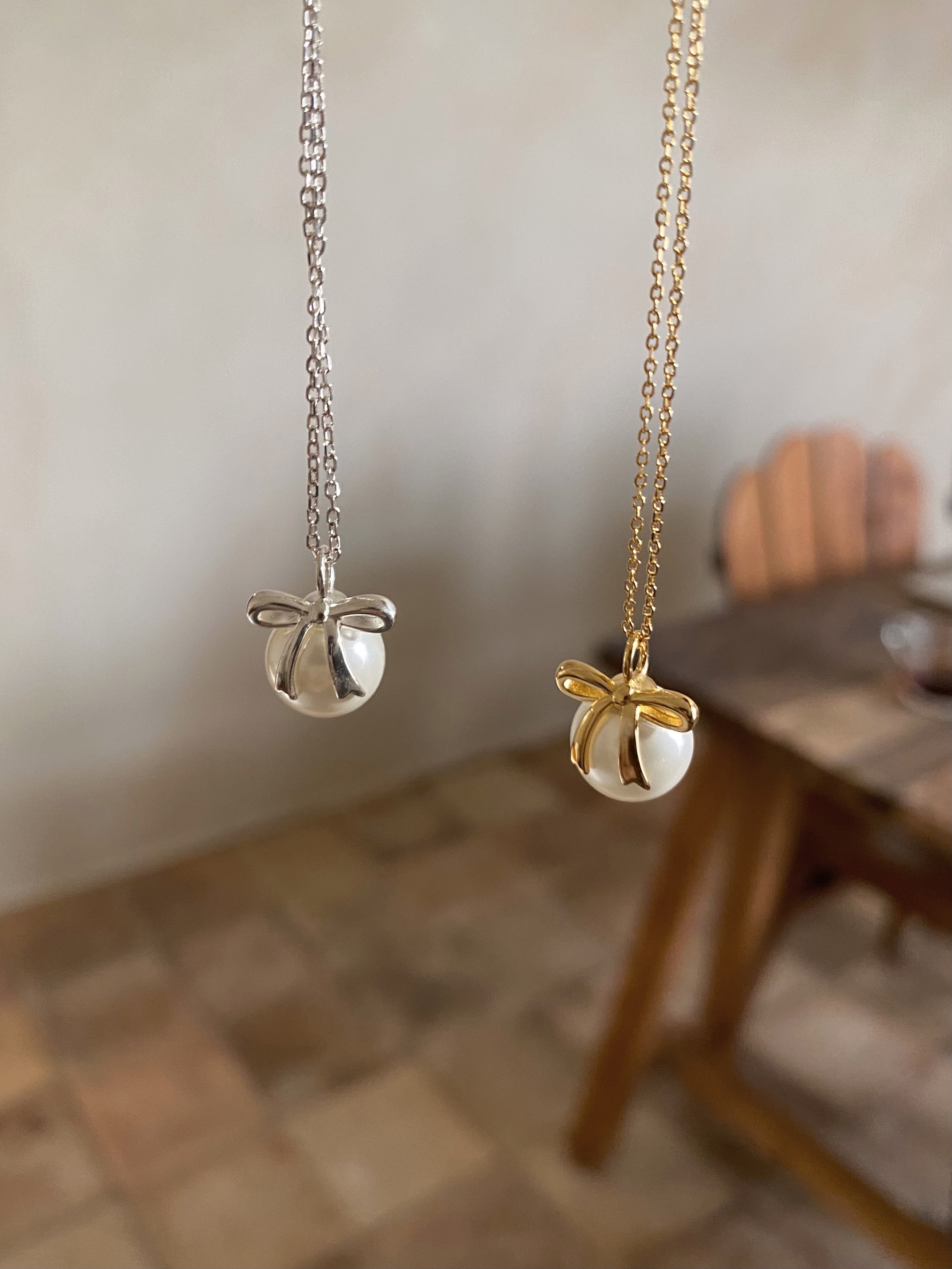 Pure Ribbon Necklace