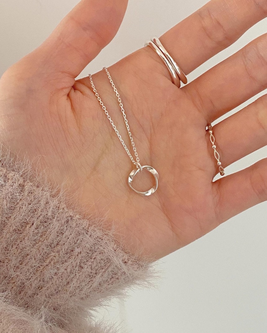 Elio Necklace