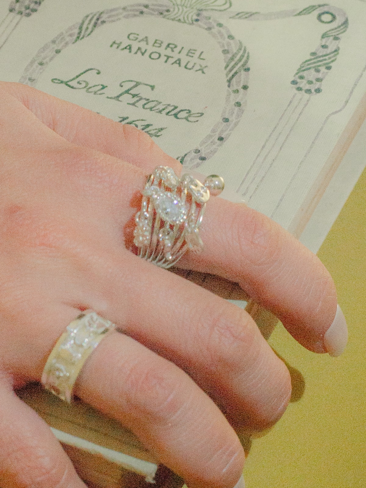 LUCKY "7" RING