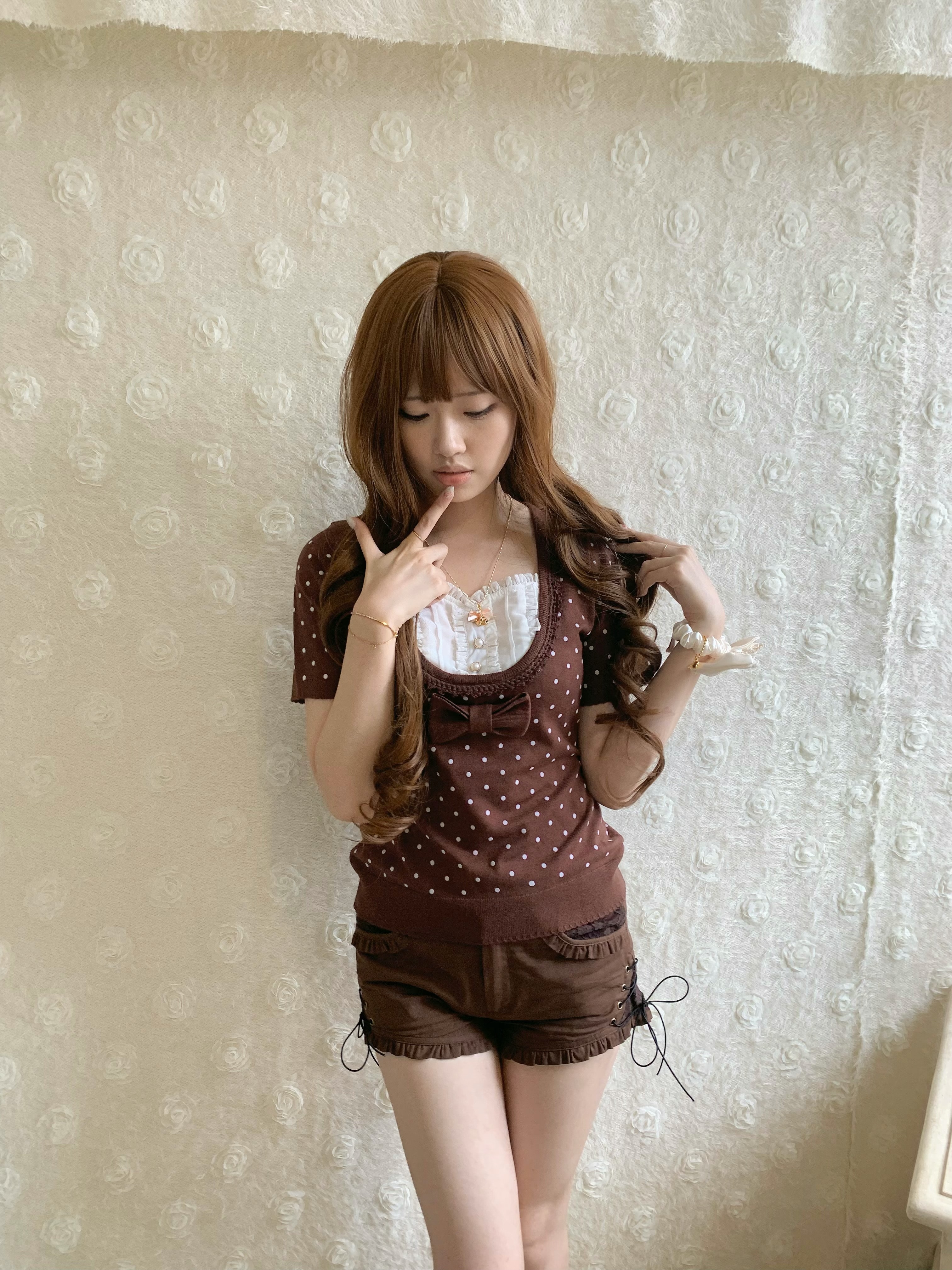 초코 아일렛 프릴 레이스 숏츠