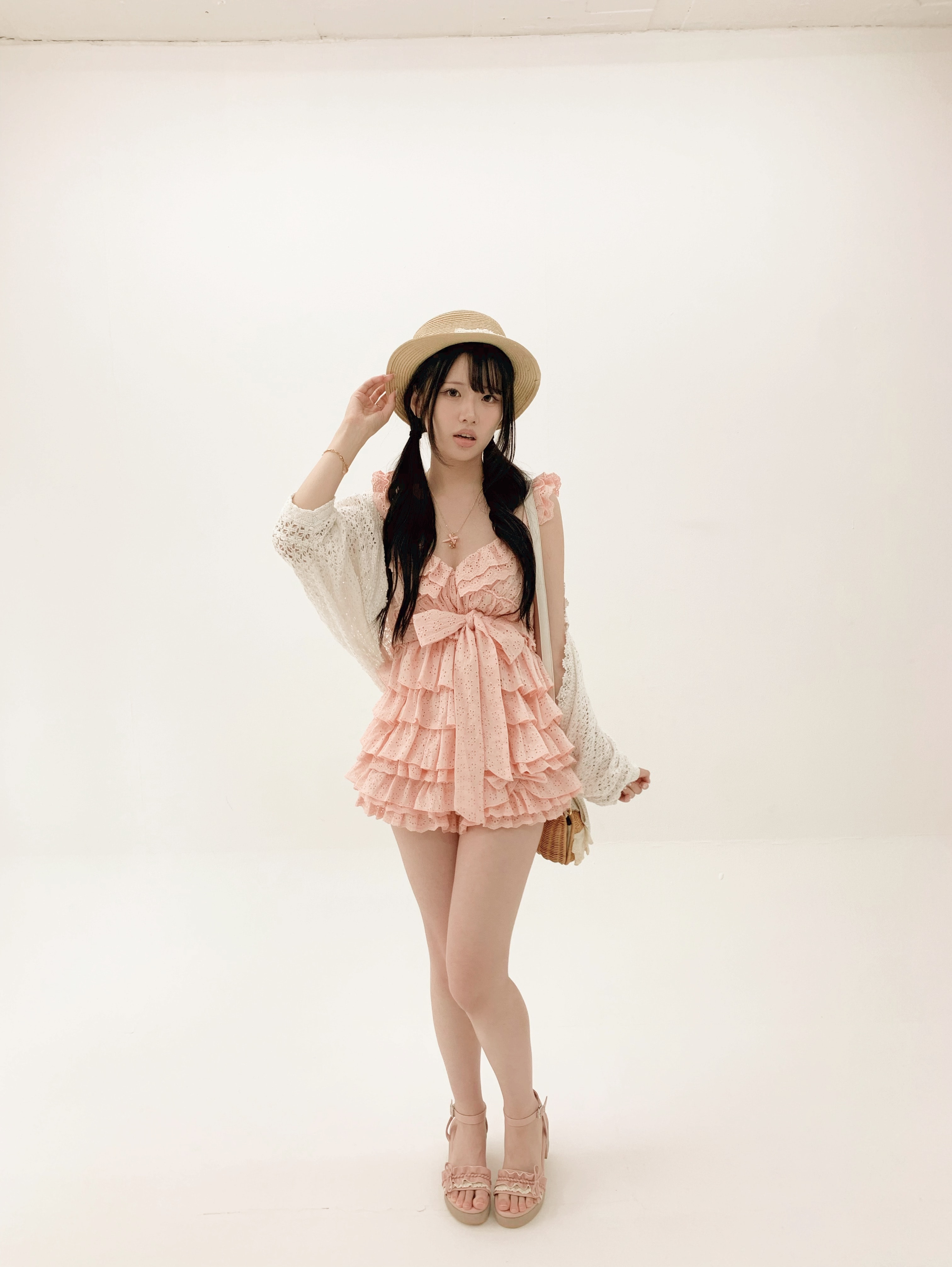 피치핑크 로맨틱 리본 펀칭 캐미솔