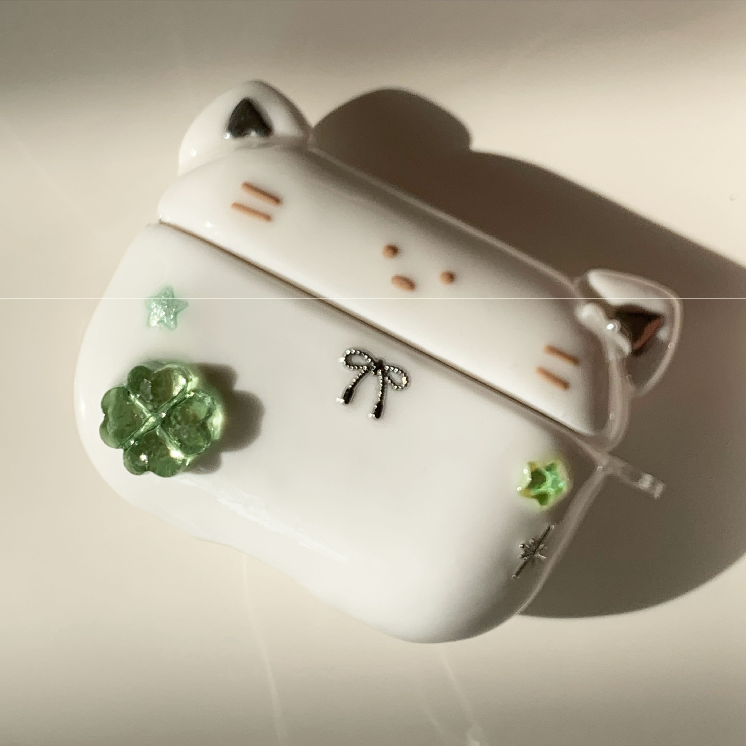 Lucky Cat AirPods Case
