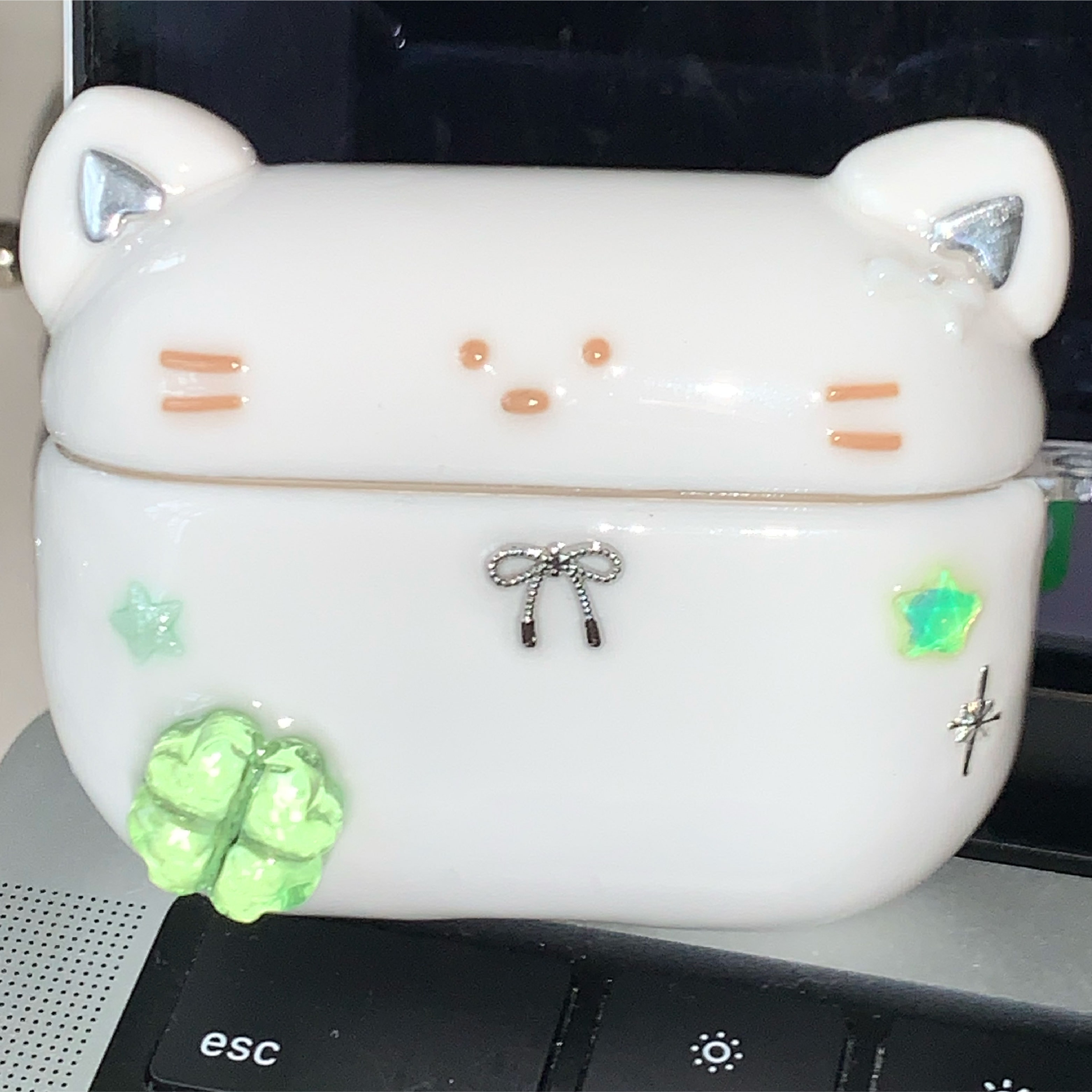 Lucky Cat AirPods Case