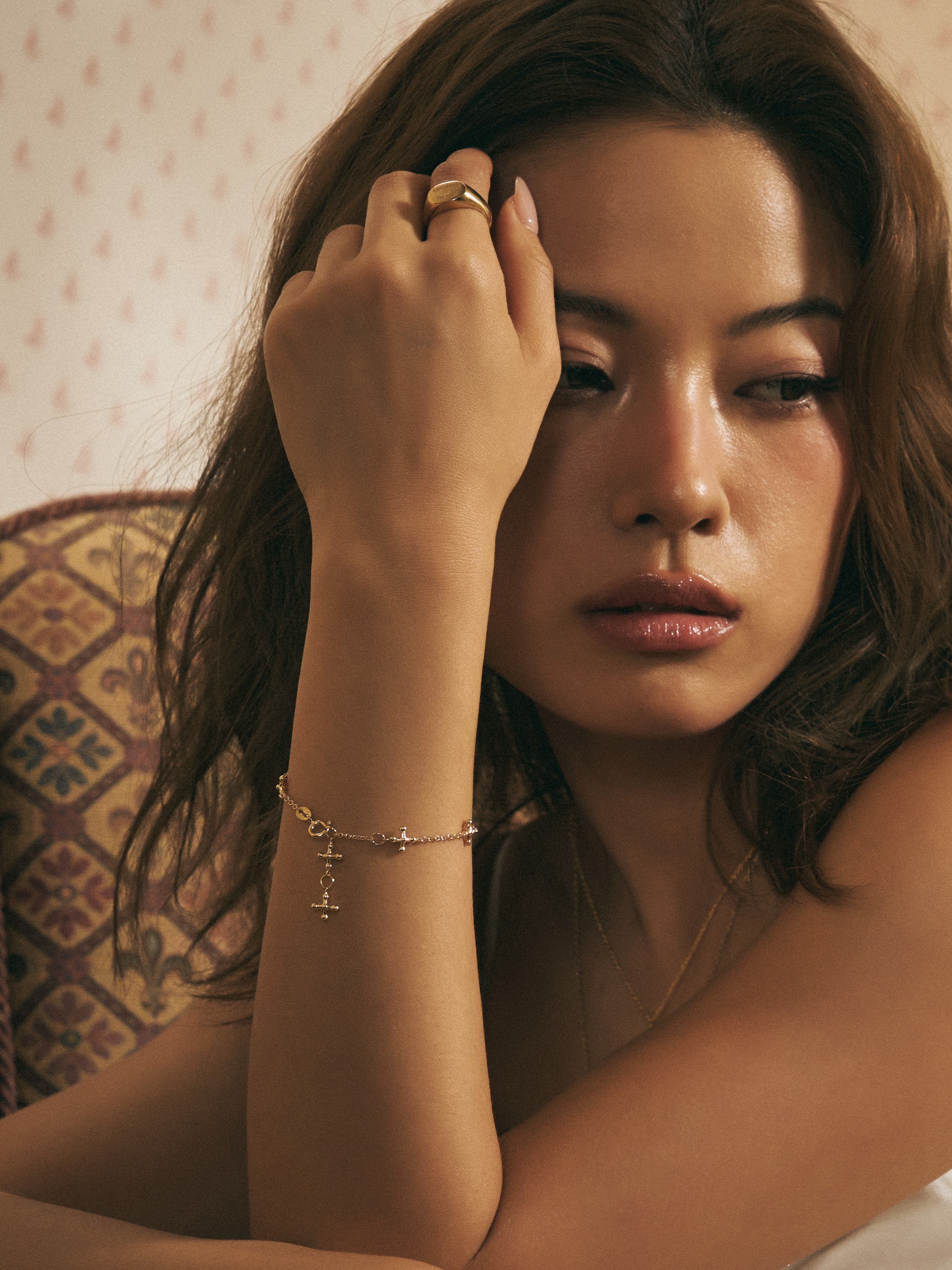 CROSS CHAIN BRACELET