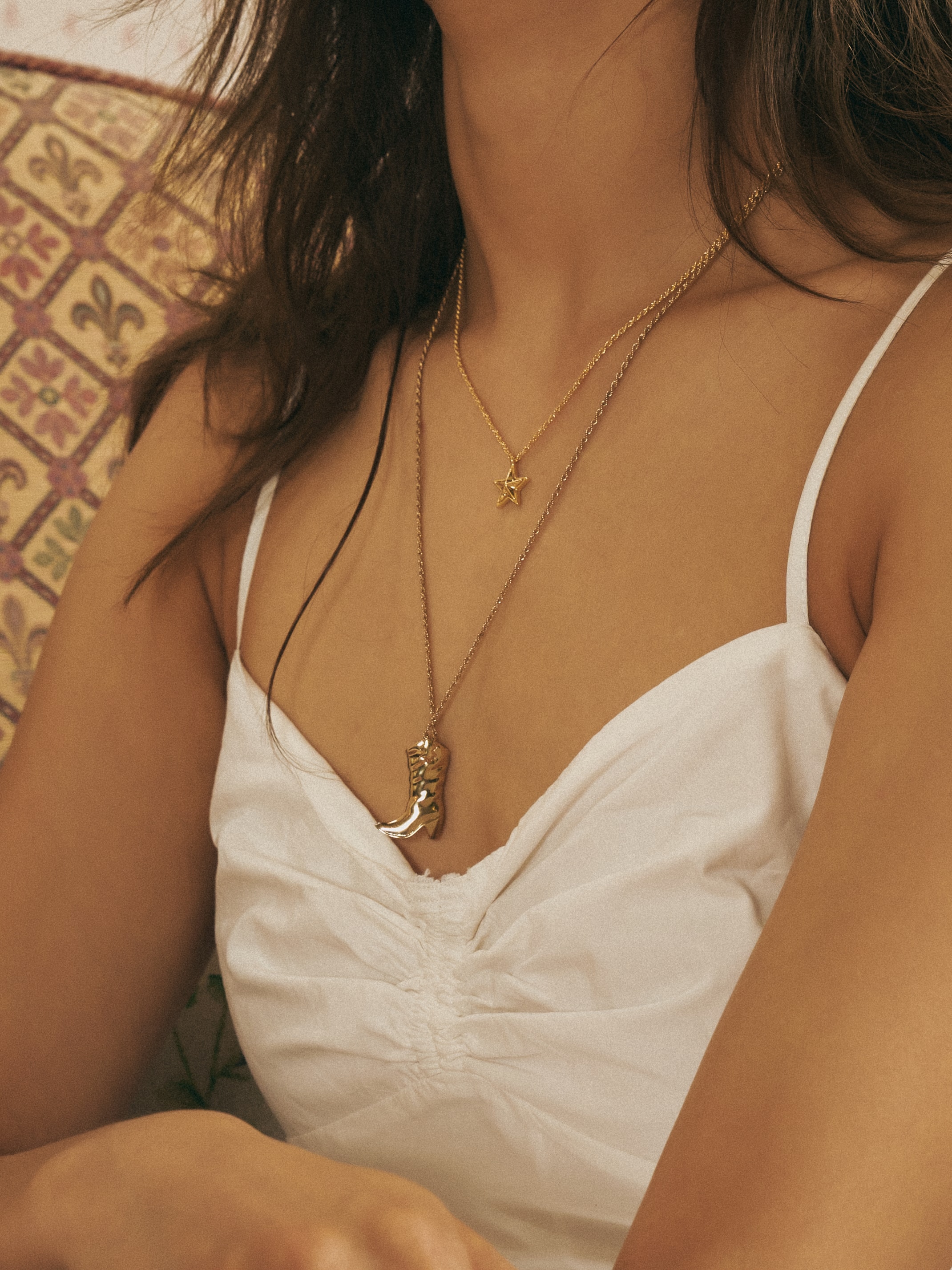 BOOTS NECKLACE