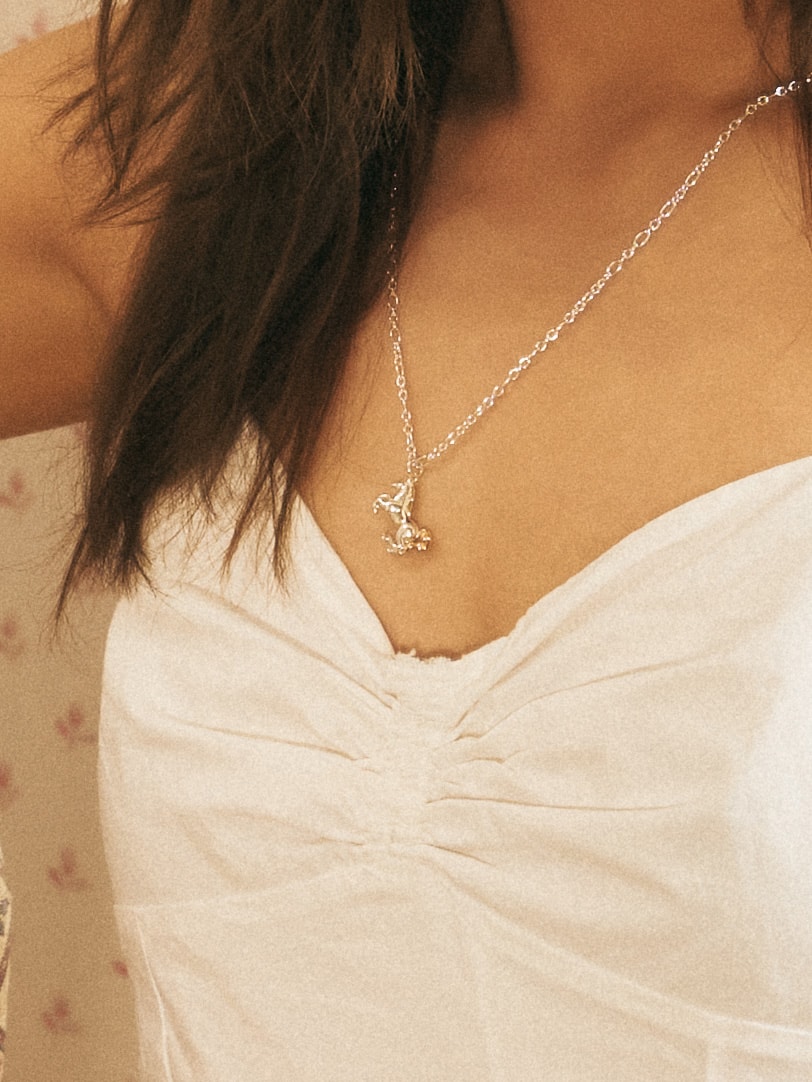GLÜCK HORSE NECKLACE