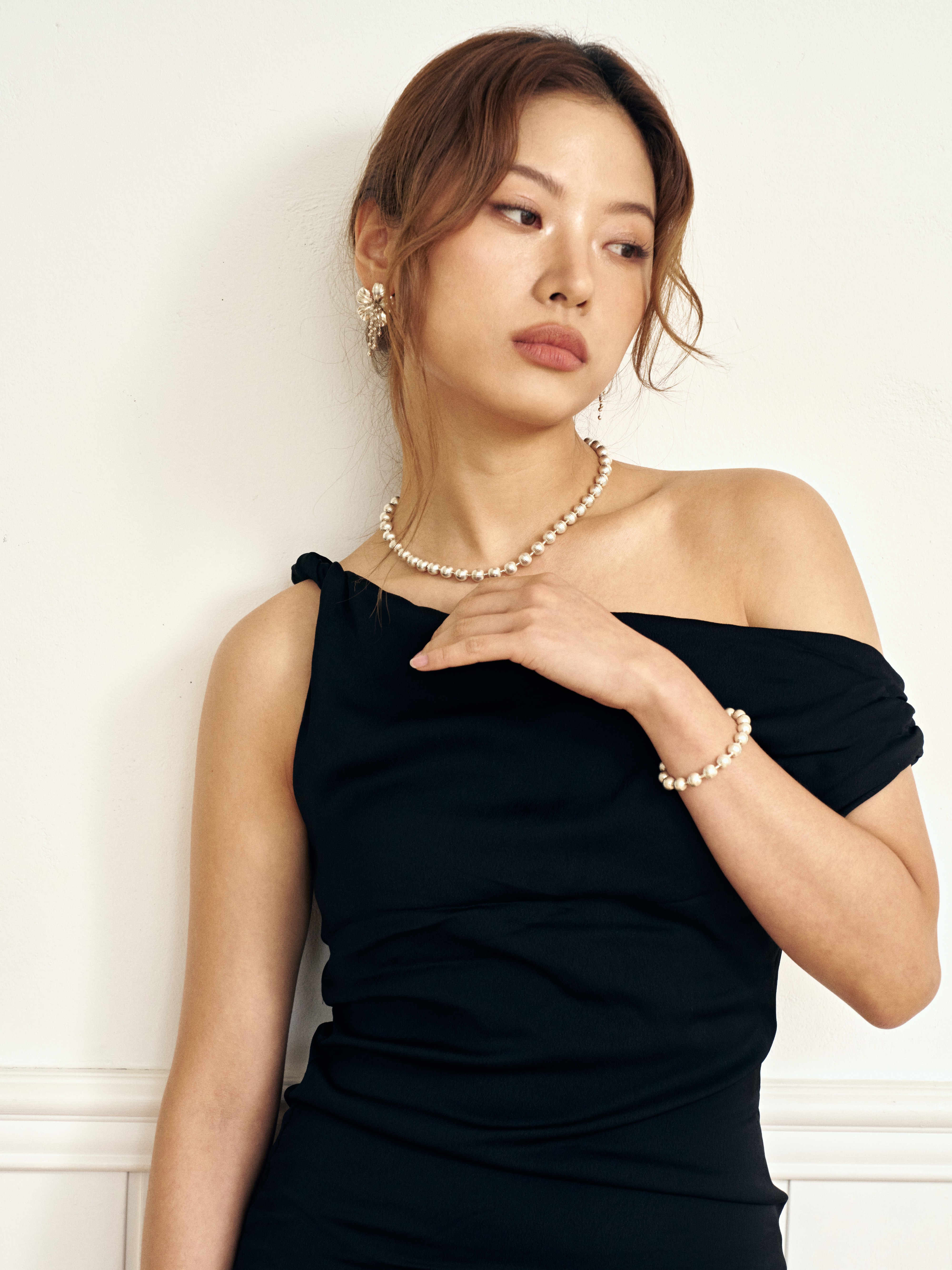 NIU NECKLACE