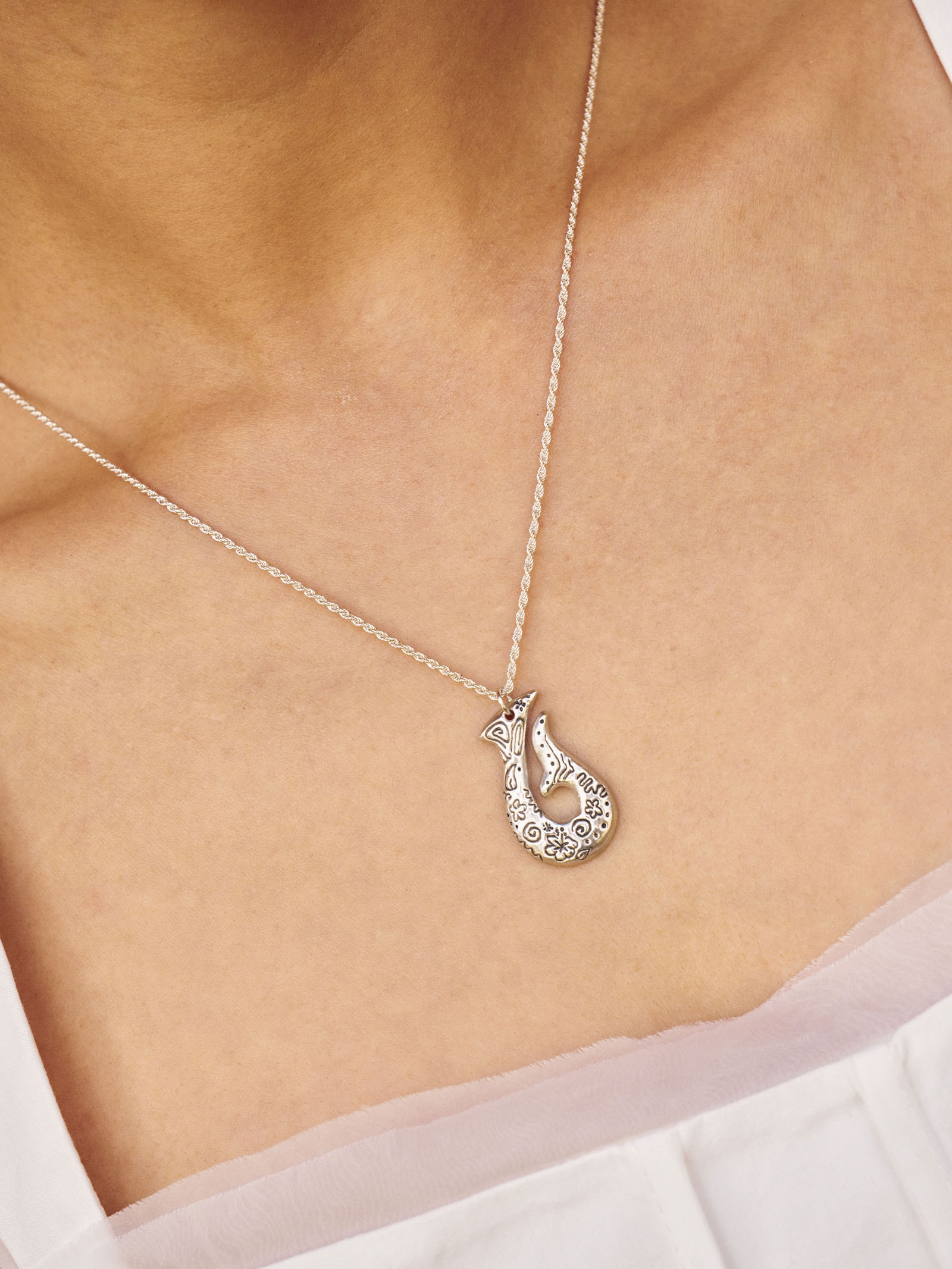 MAKAU NECKLACE
