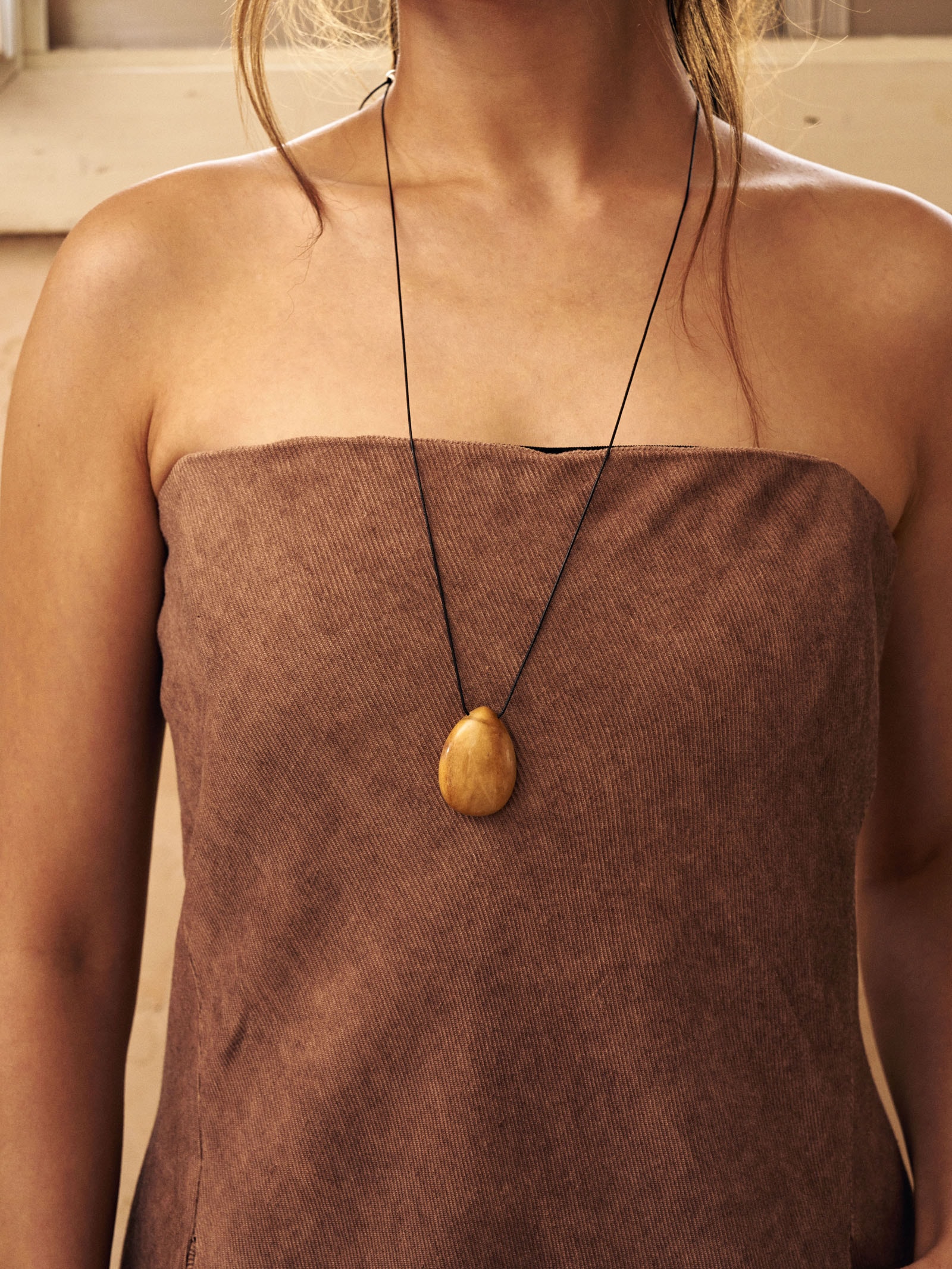 KAUNA DROP NECKLACE