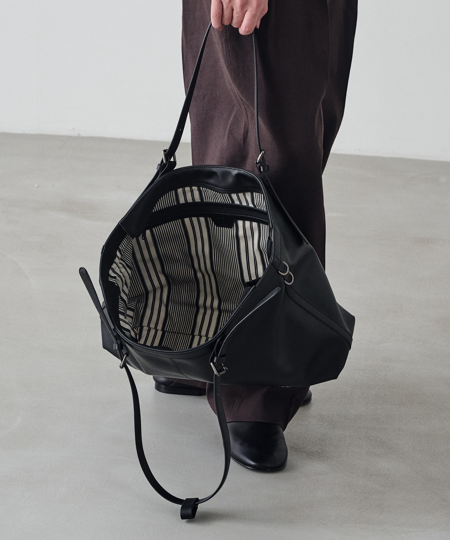 NO.56 CAPILA TOTE BAG_BLACK