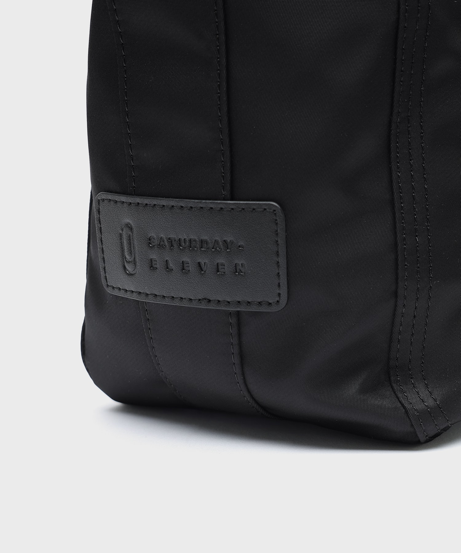 NO.11 U CROSS BODY BAG _ BLACK