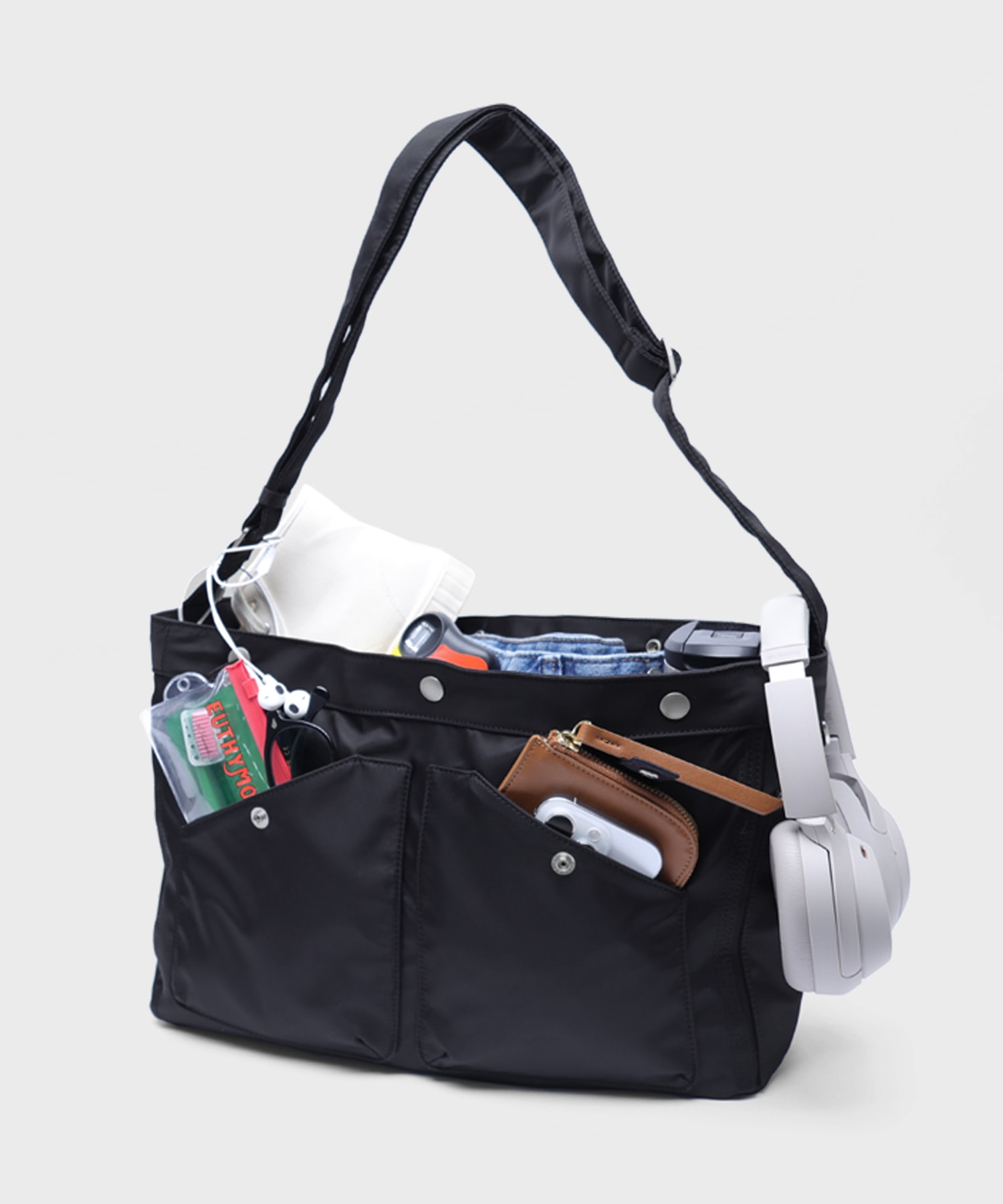 NO.11 U CROSS BODY BAG _ BLACK