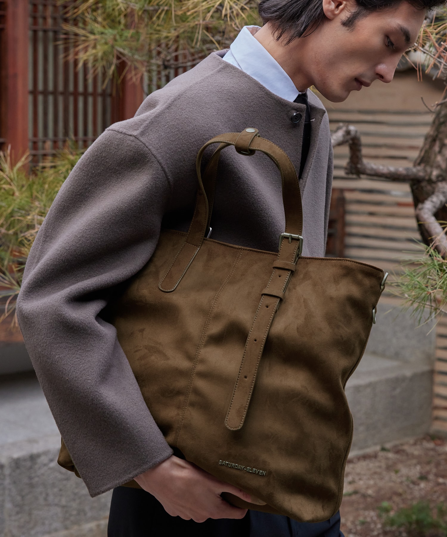 NO.52 TOWER TOTE BAG _ BROWN