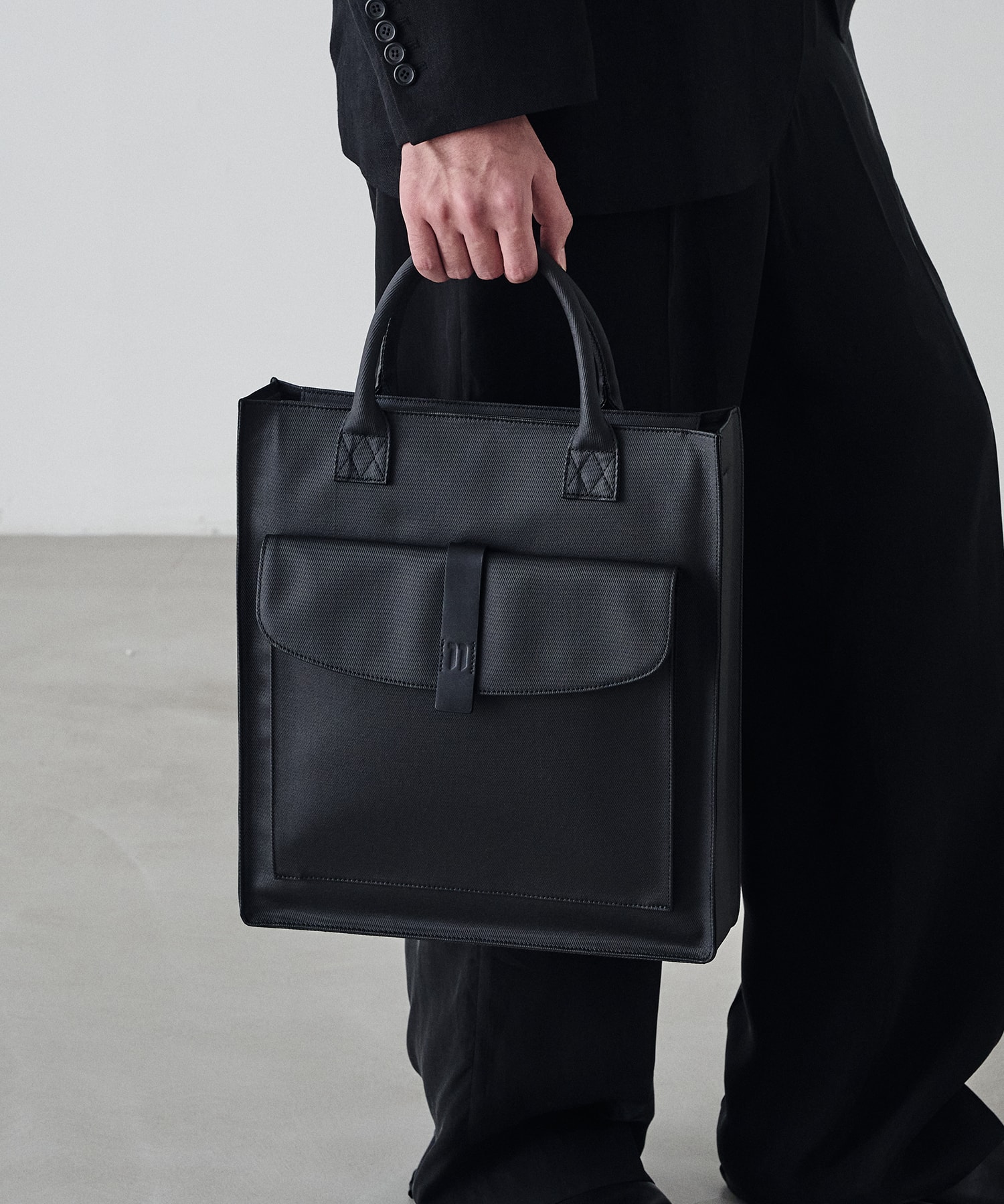 11 - TOTE BAG