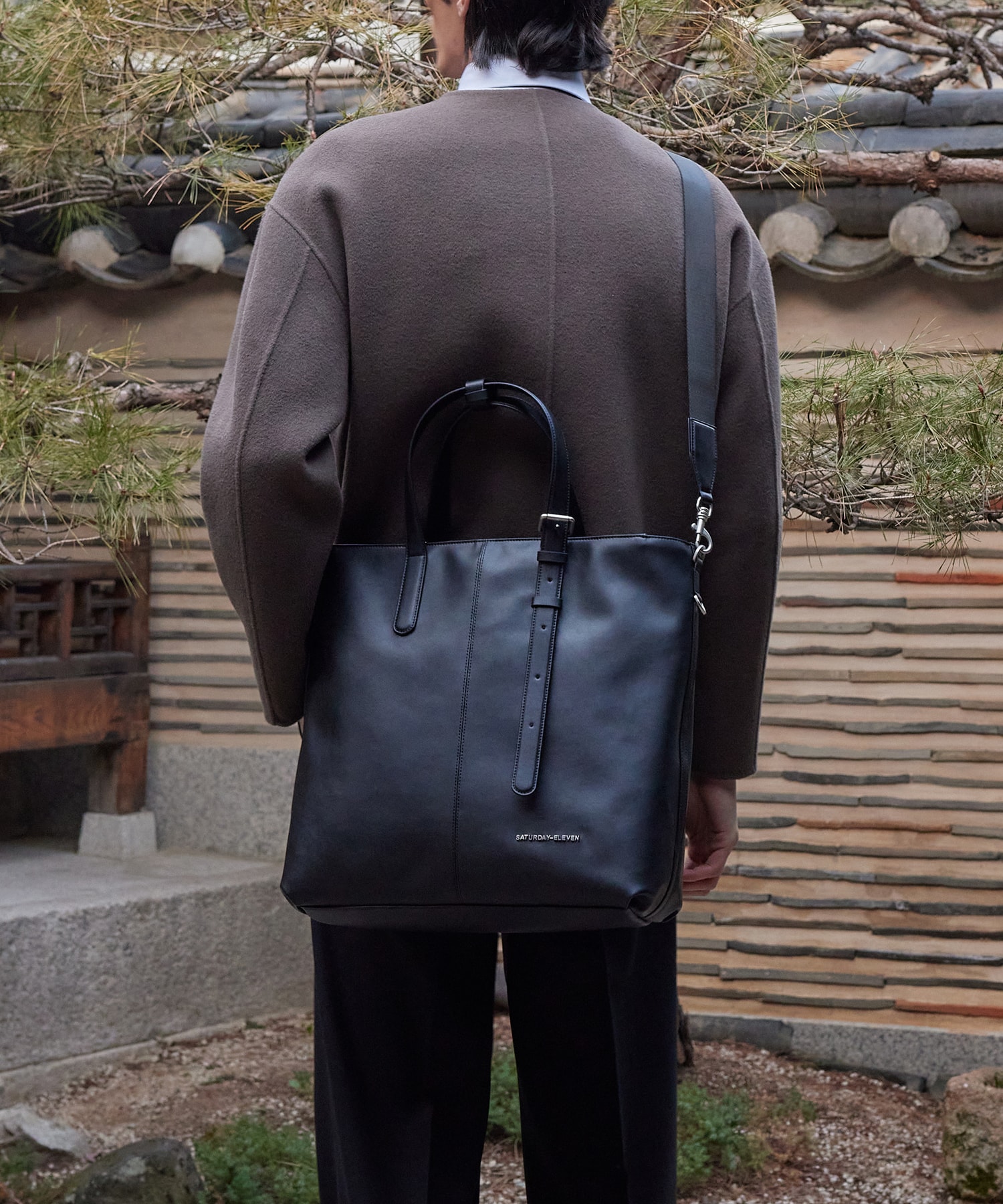 NO.52 TOWER TOTE BAG _ BLACK