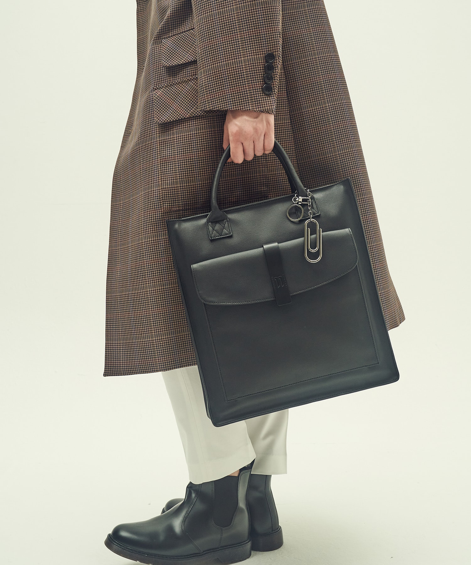 11 - TOTE BAG
