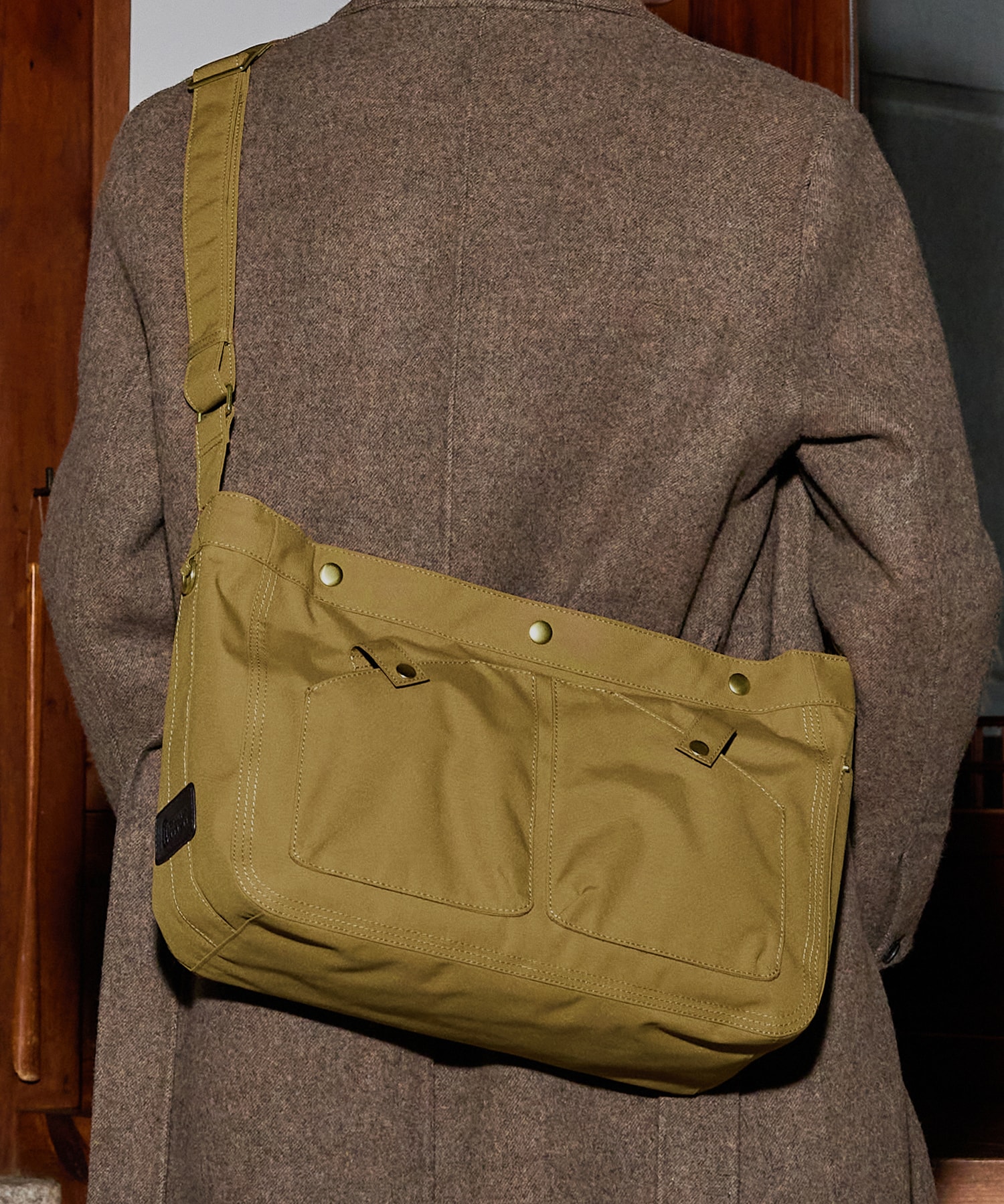 NO.11 W CROSS BODY BAG _ BROWN