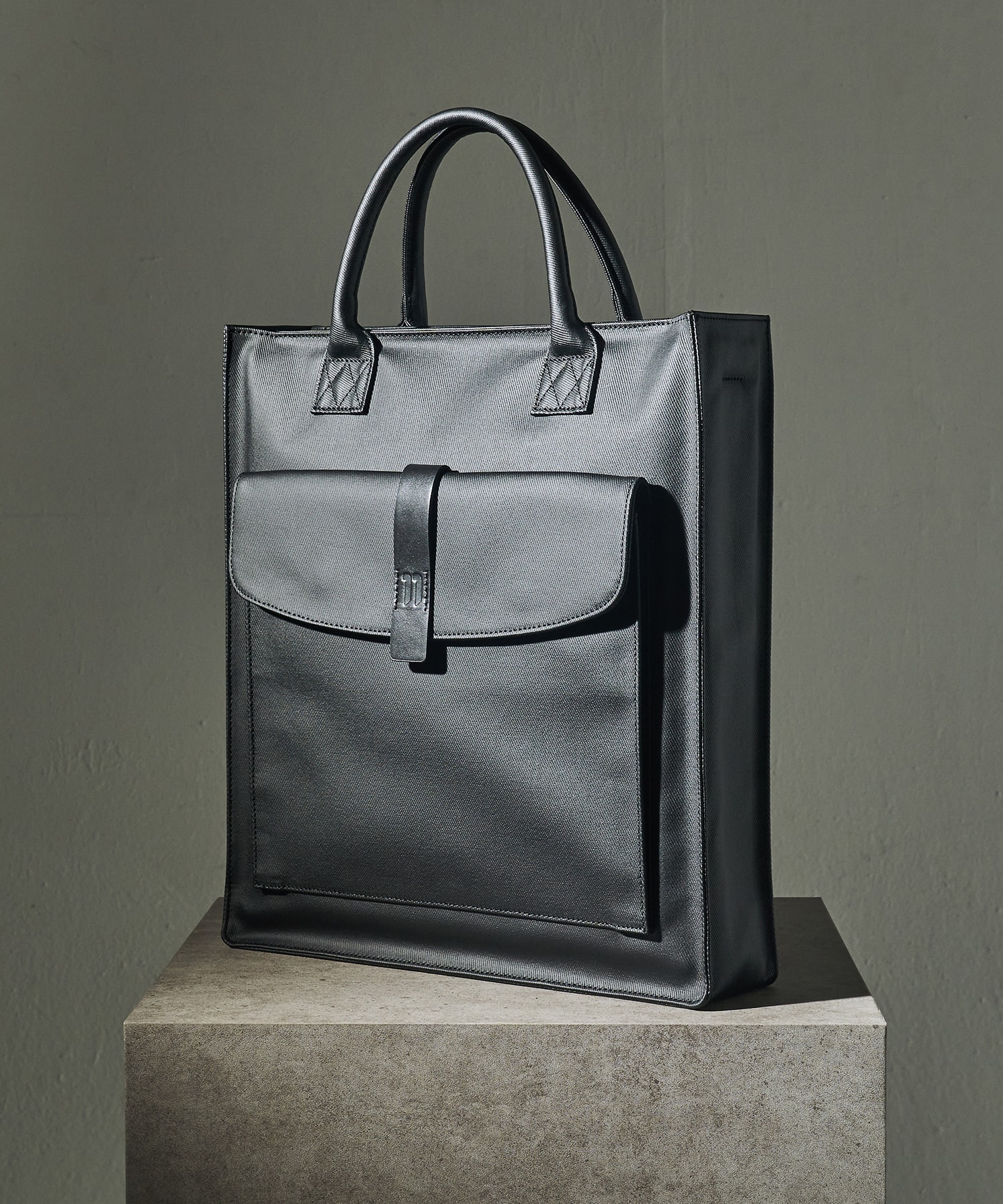 11 - TOTE BAG
