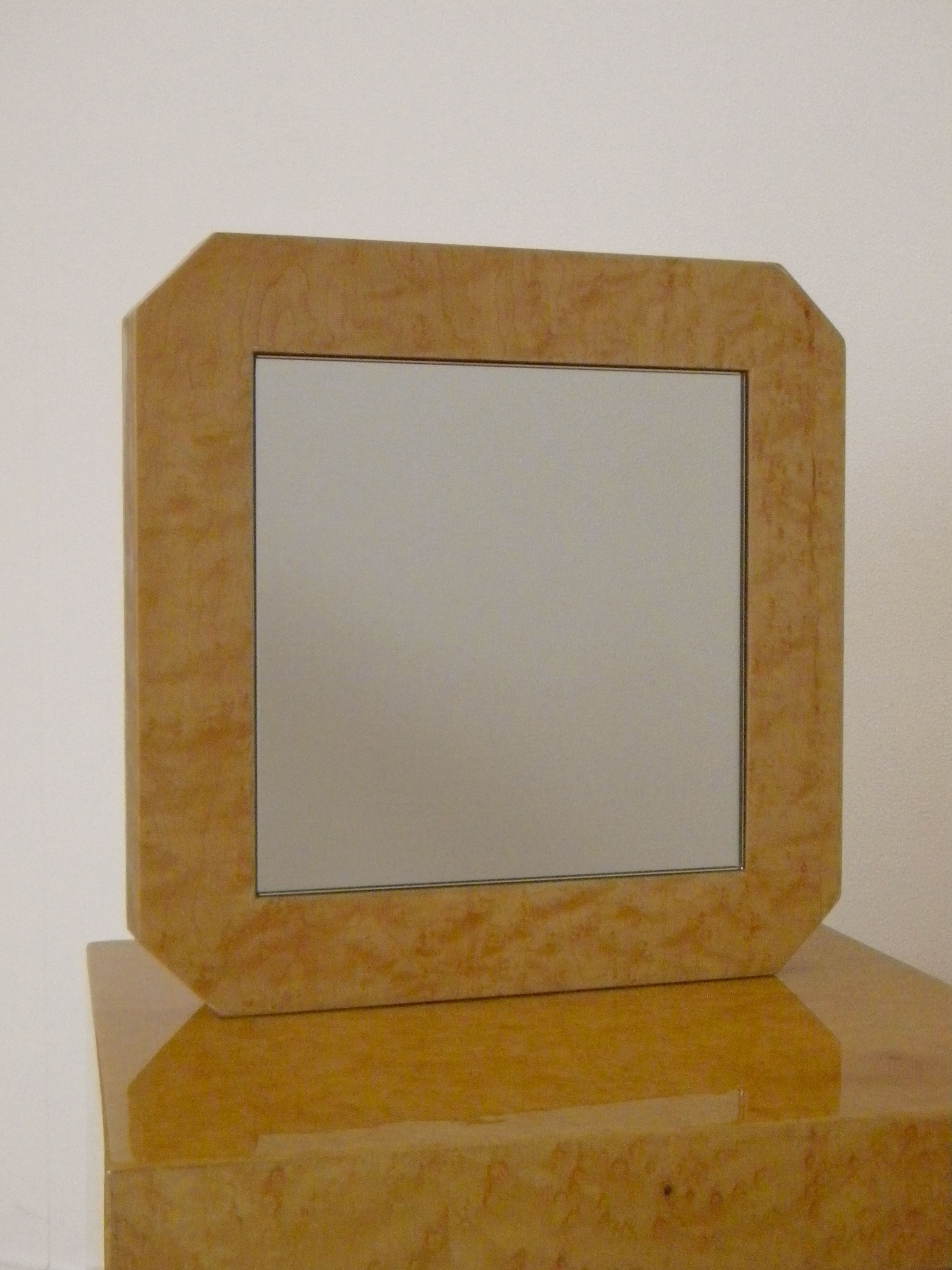 Burl mirror 02