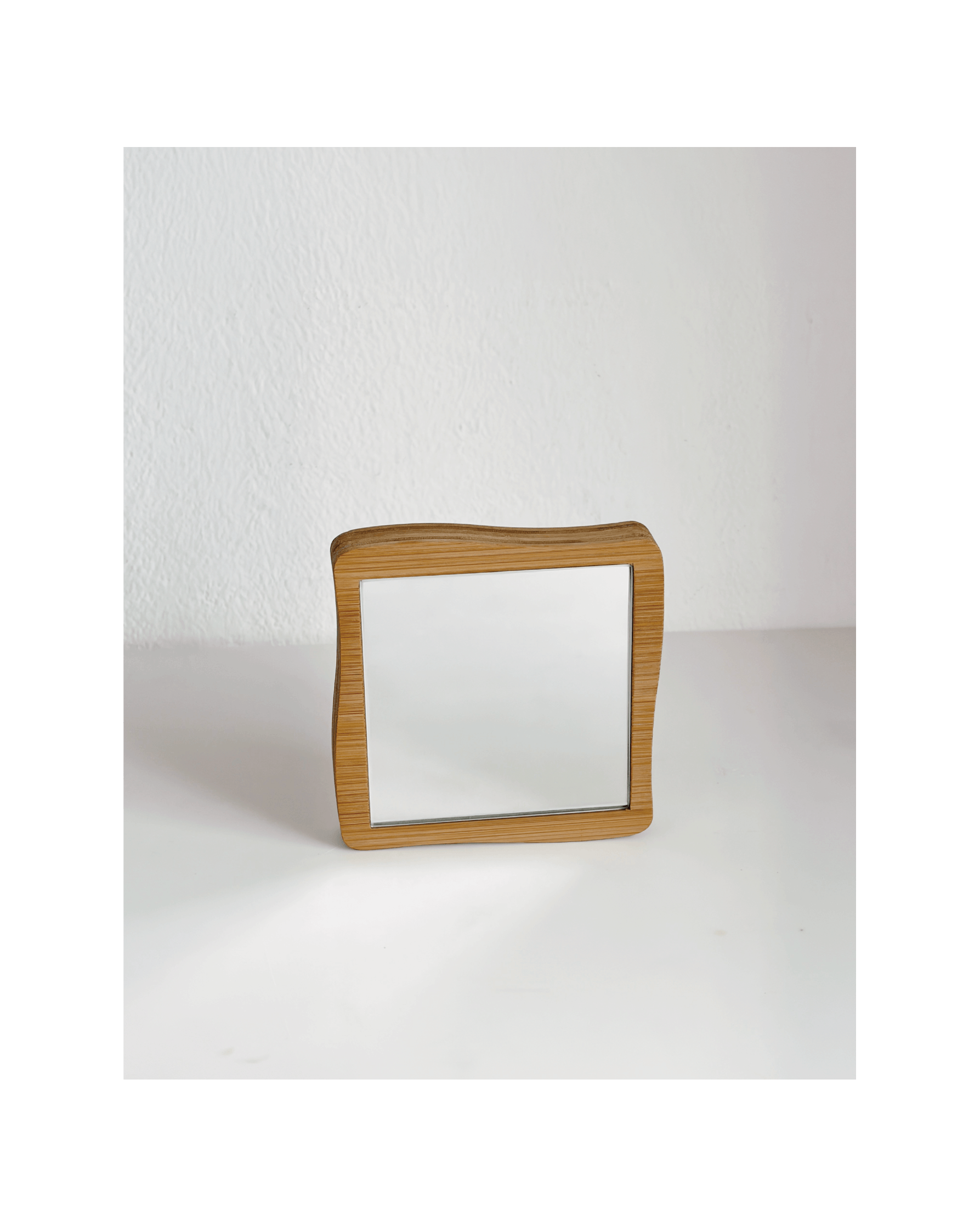SELF COMB MIRROR