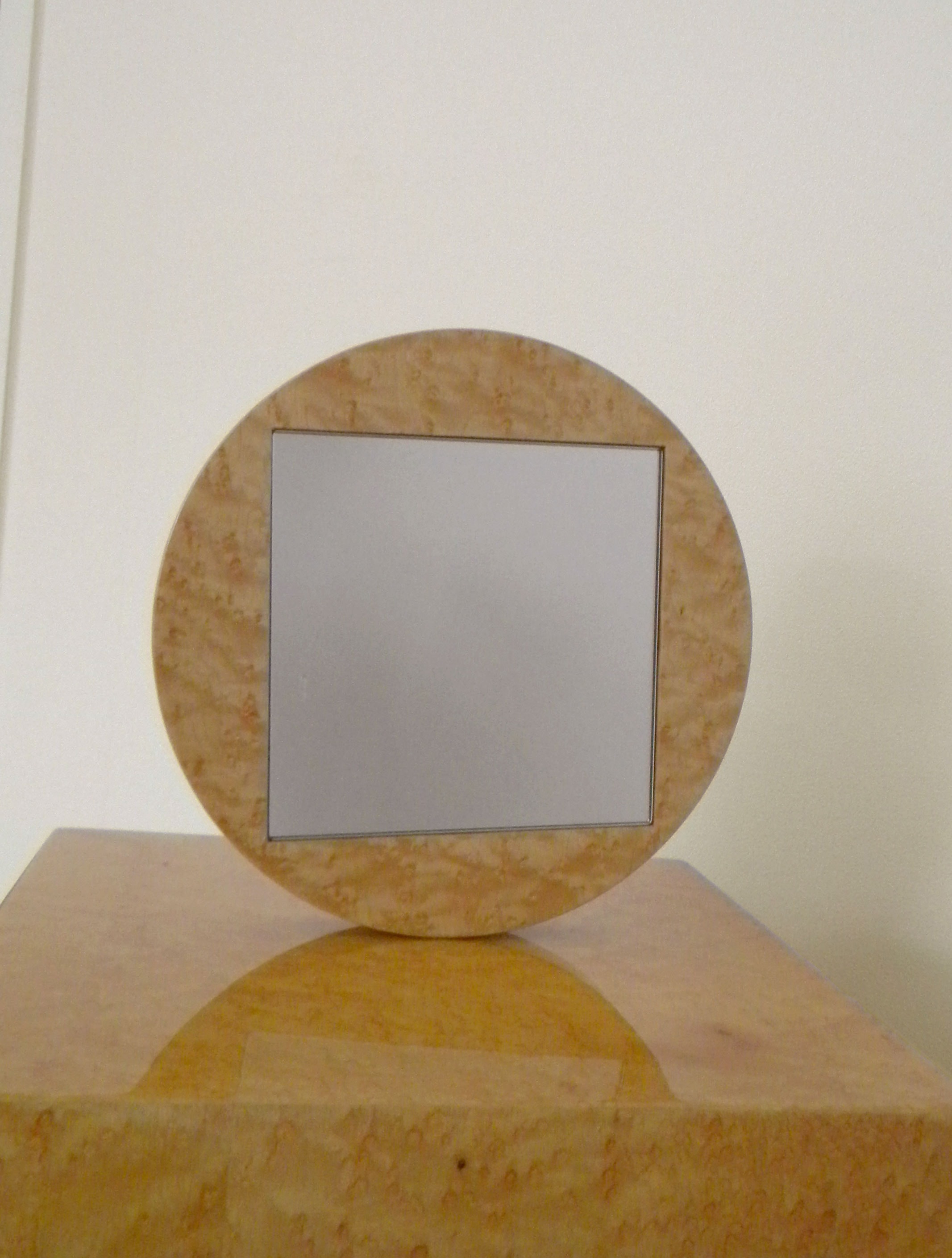 Burl mirror 01