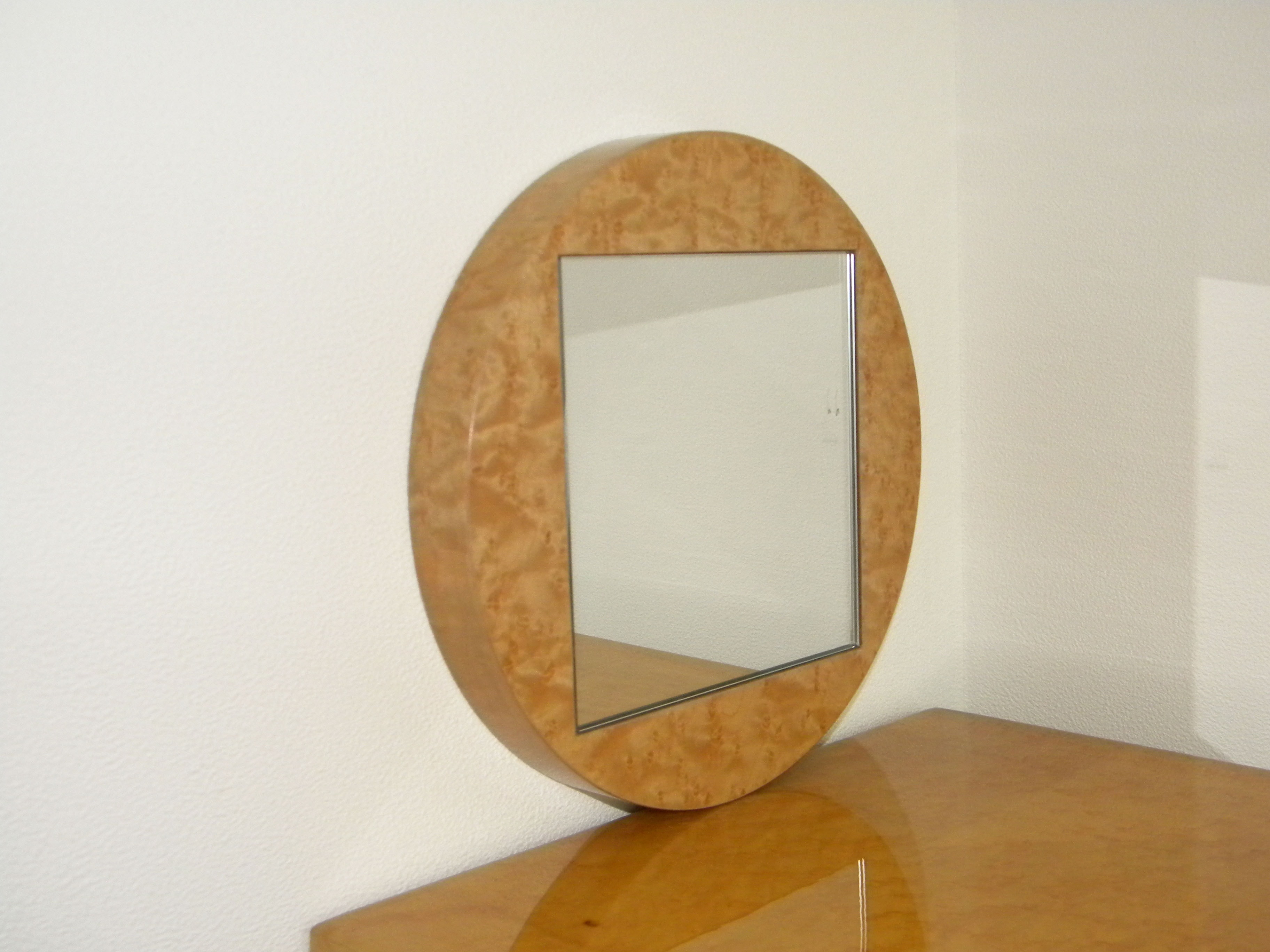 Burl mirror 01
