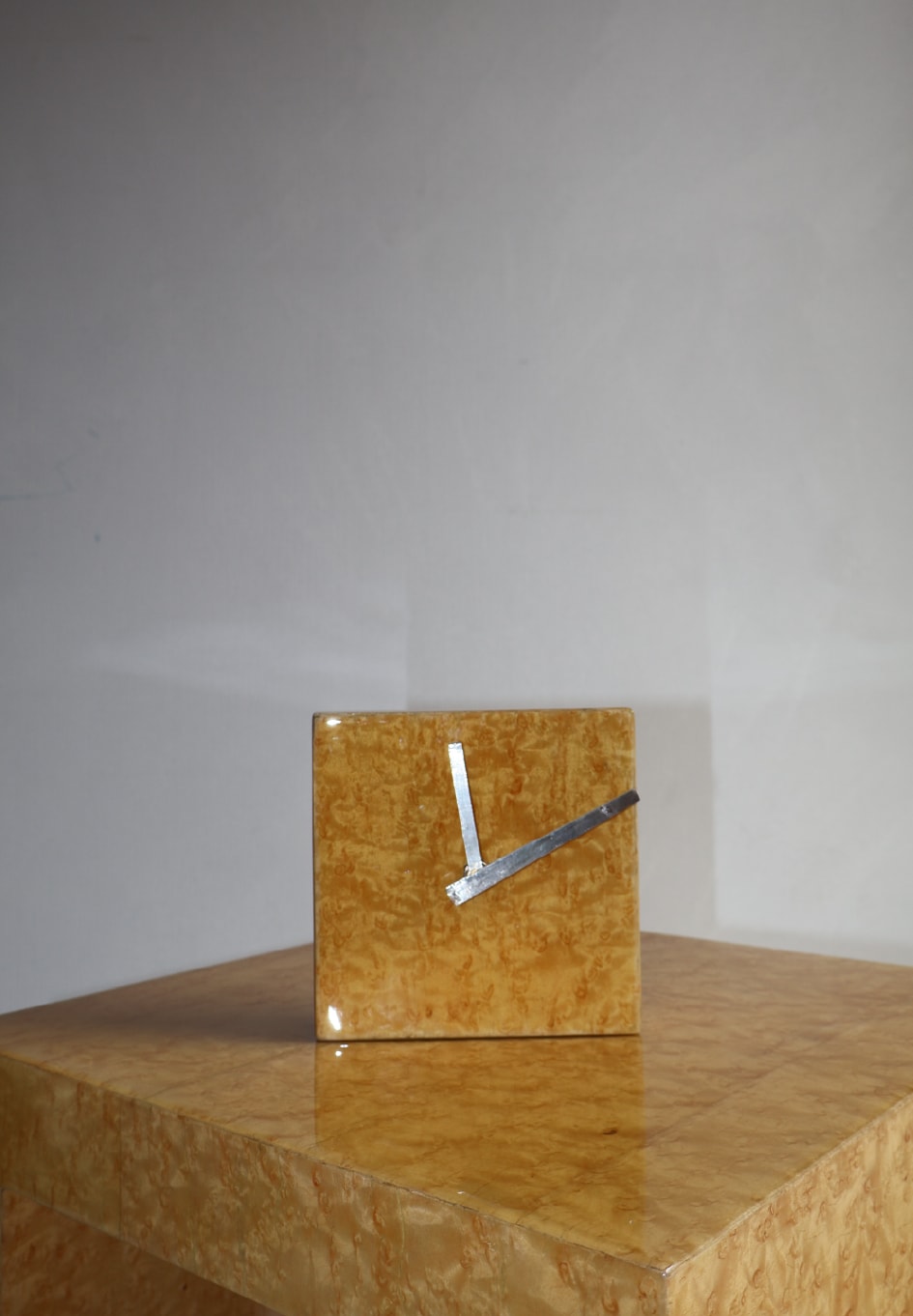 Burl clock 02