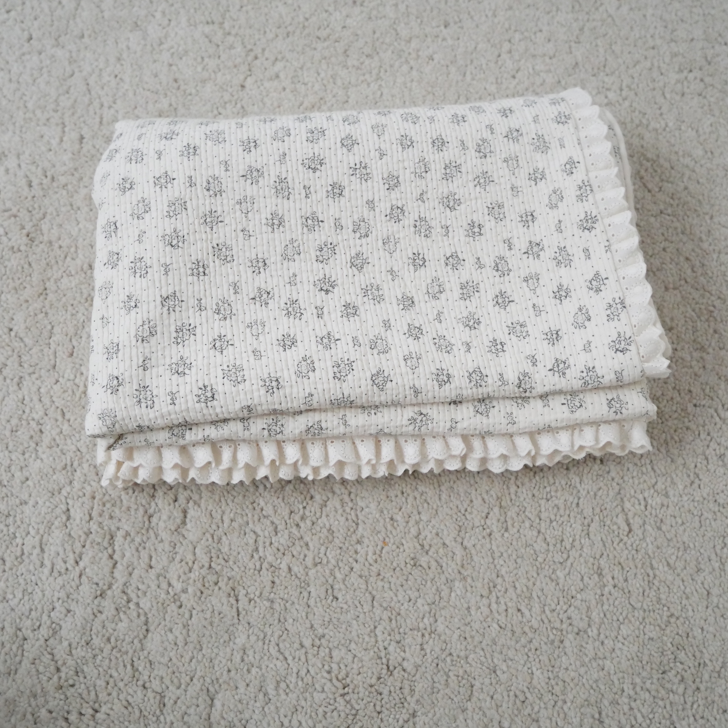 Cozy Floral Gauze Blanket