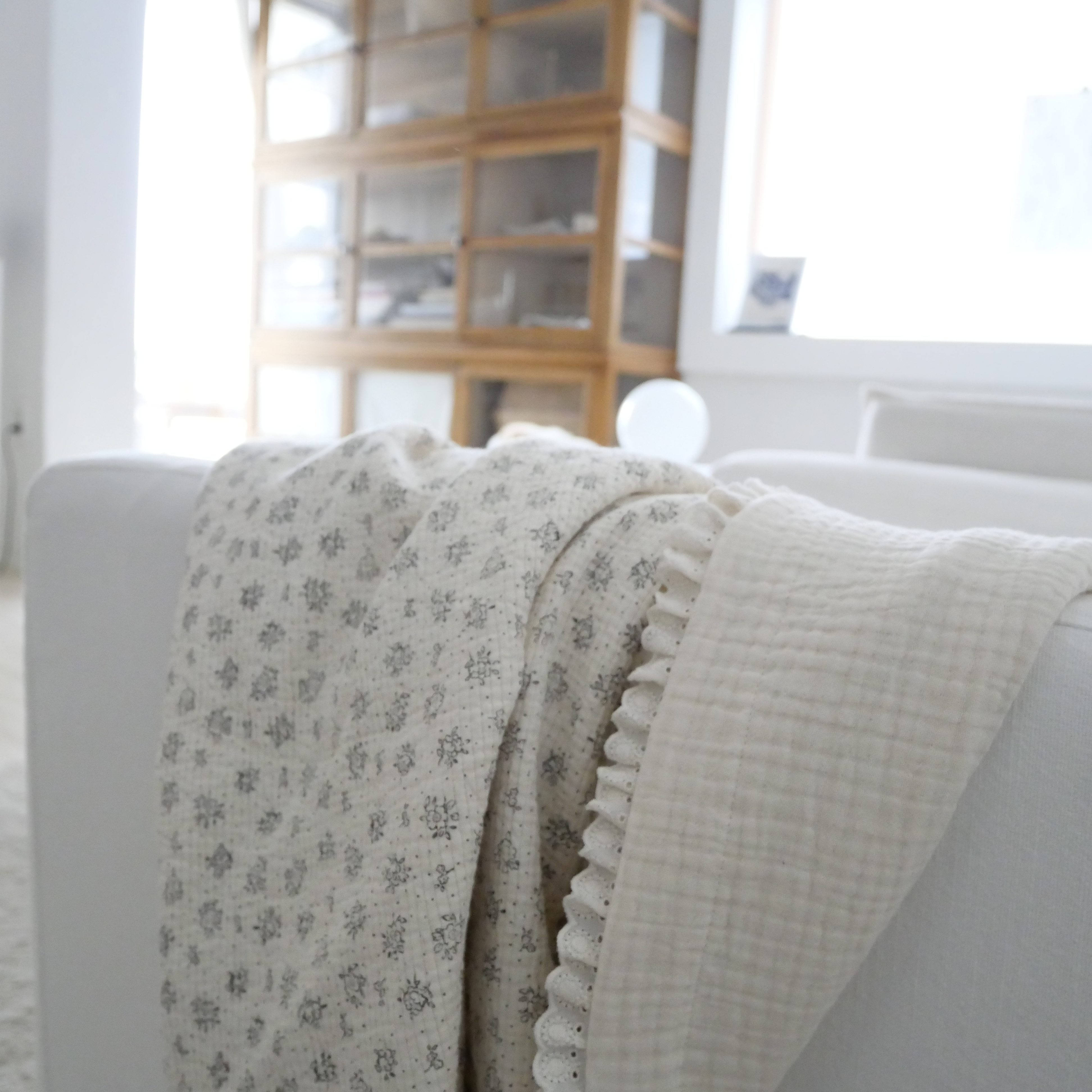 Cozy Floral Gauze Blanket