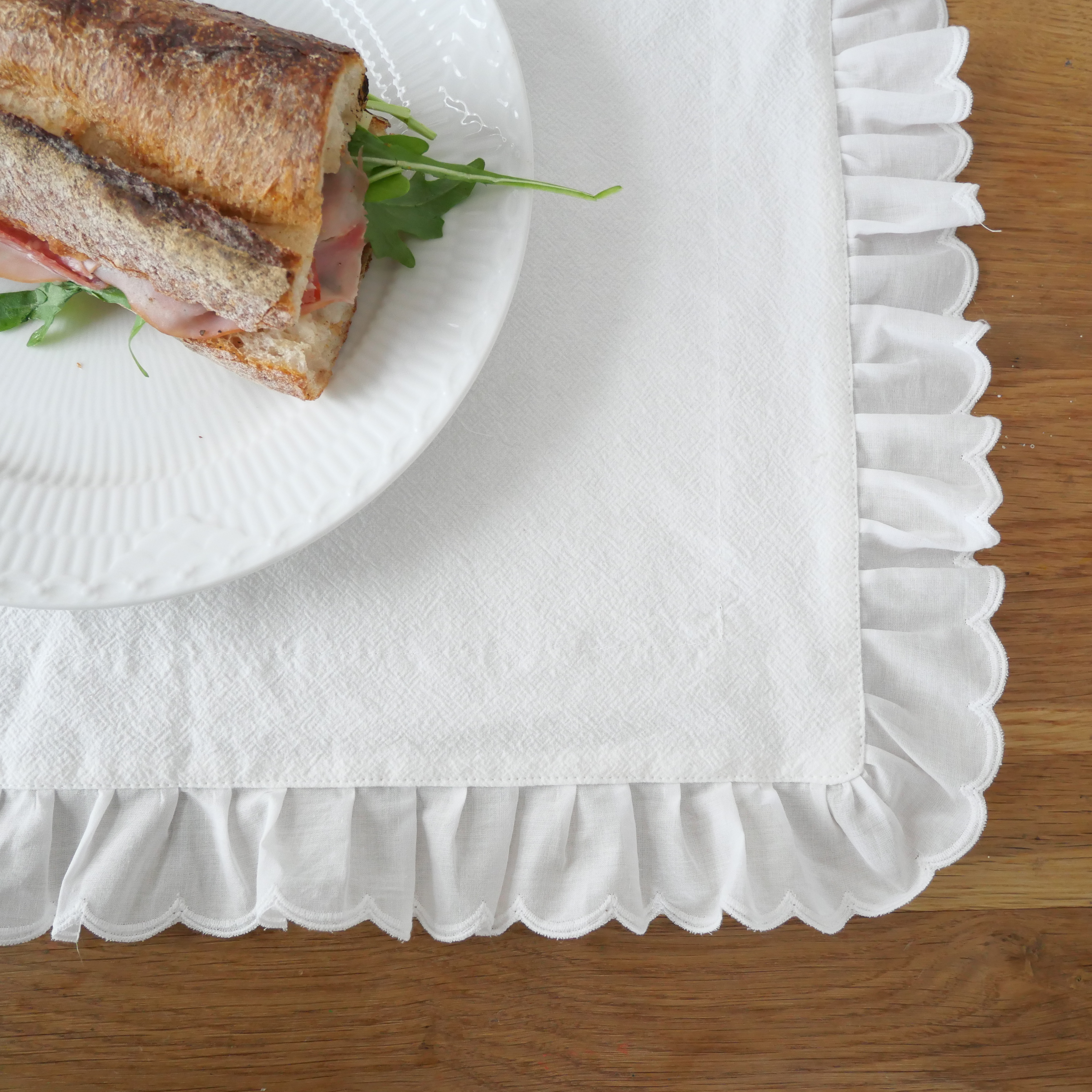 cotton ruffle lace mat