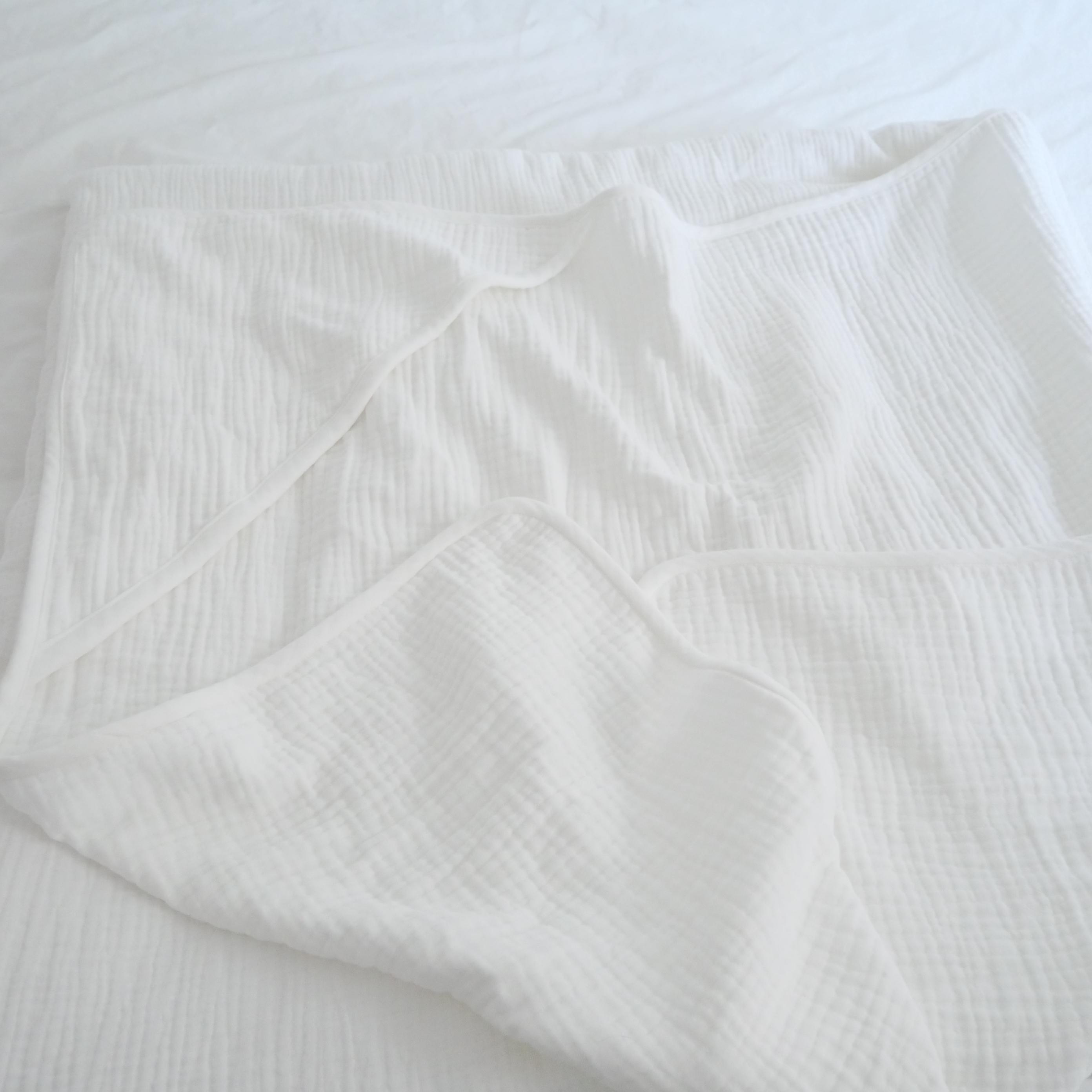 Hooded gauze blanket