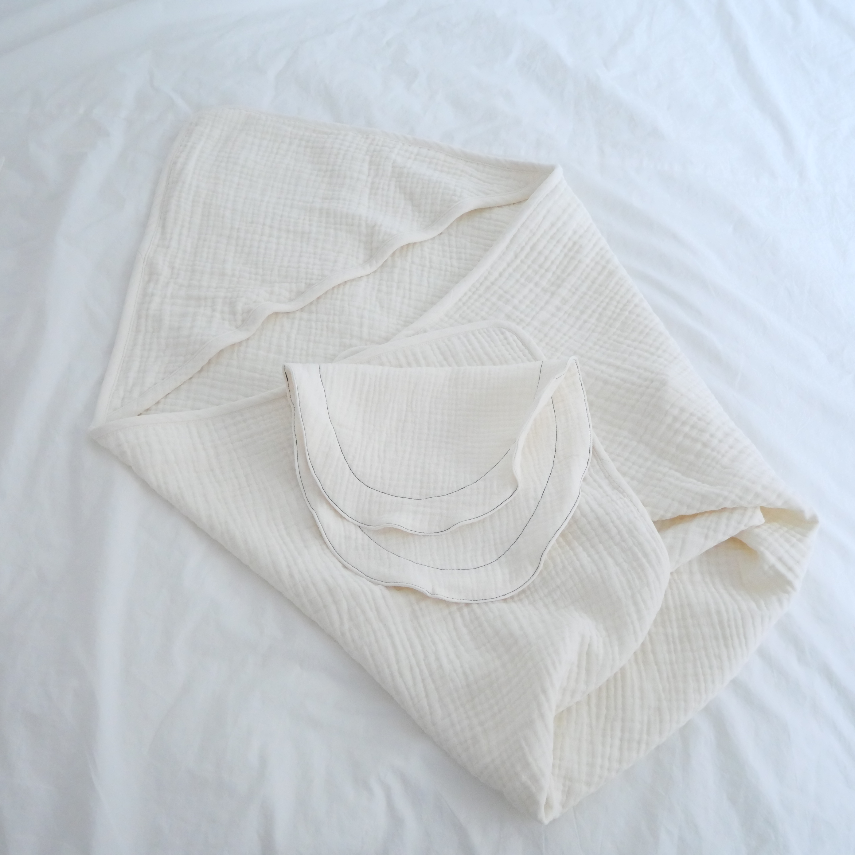 Hooded gauze blanket