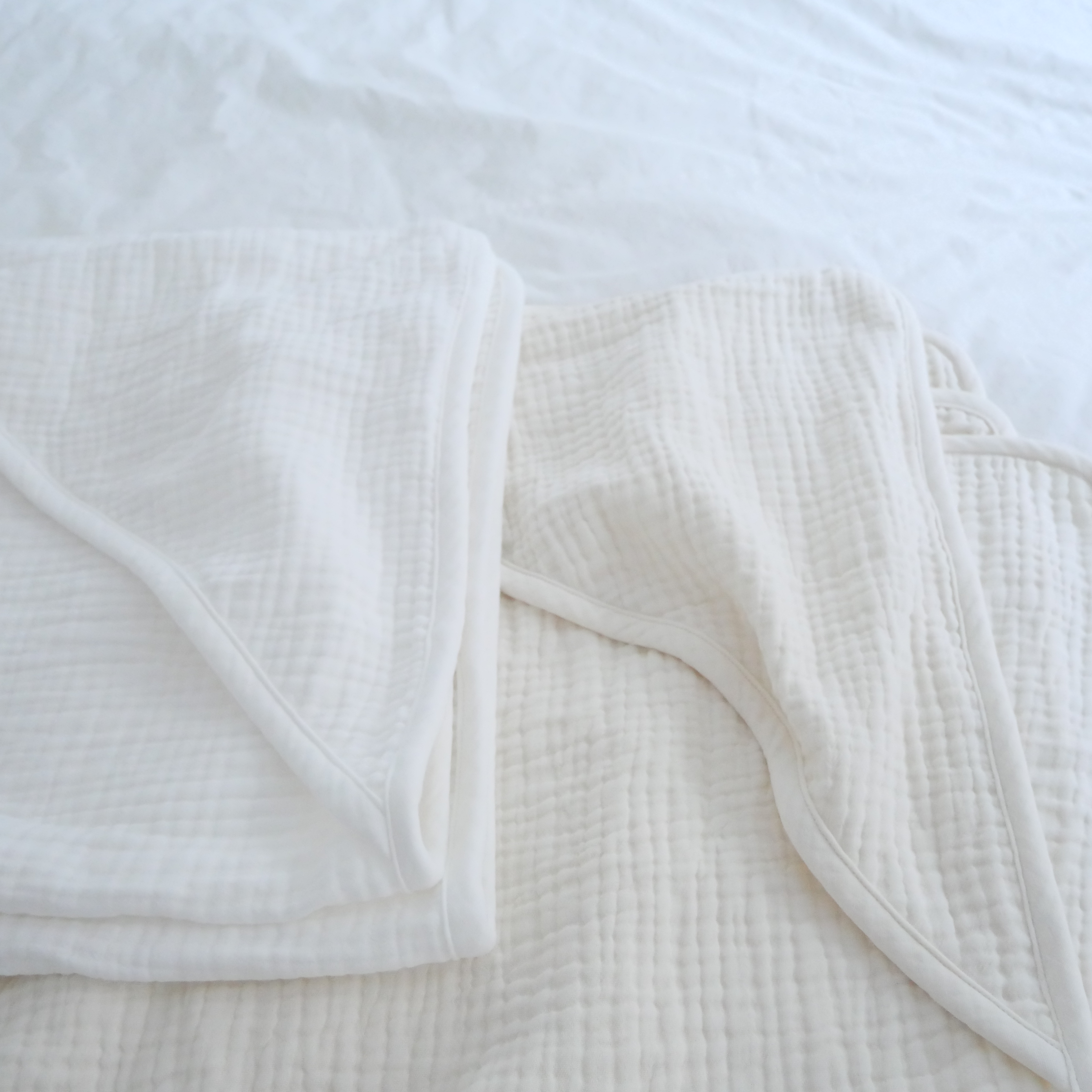 Hooded gauze blanket
