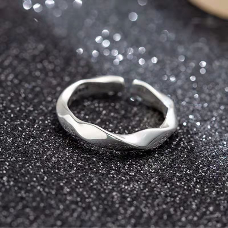 Mobius open ring
