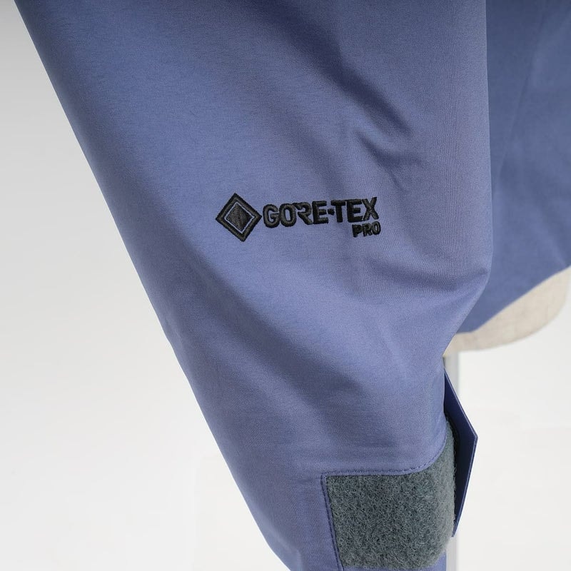 2526 GOLDWIN GW05300 / W's GORE-TEX PRO 3L Jacket