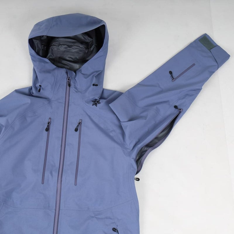 2526 GOLDWIN GW05300 / W's GORE-TEX PRO 3L Jacket