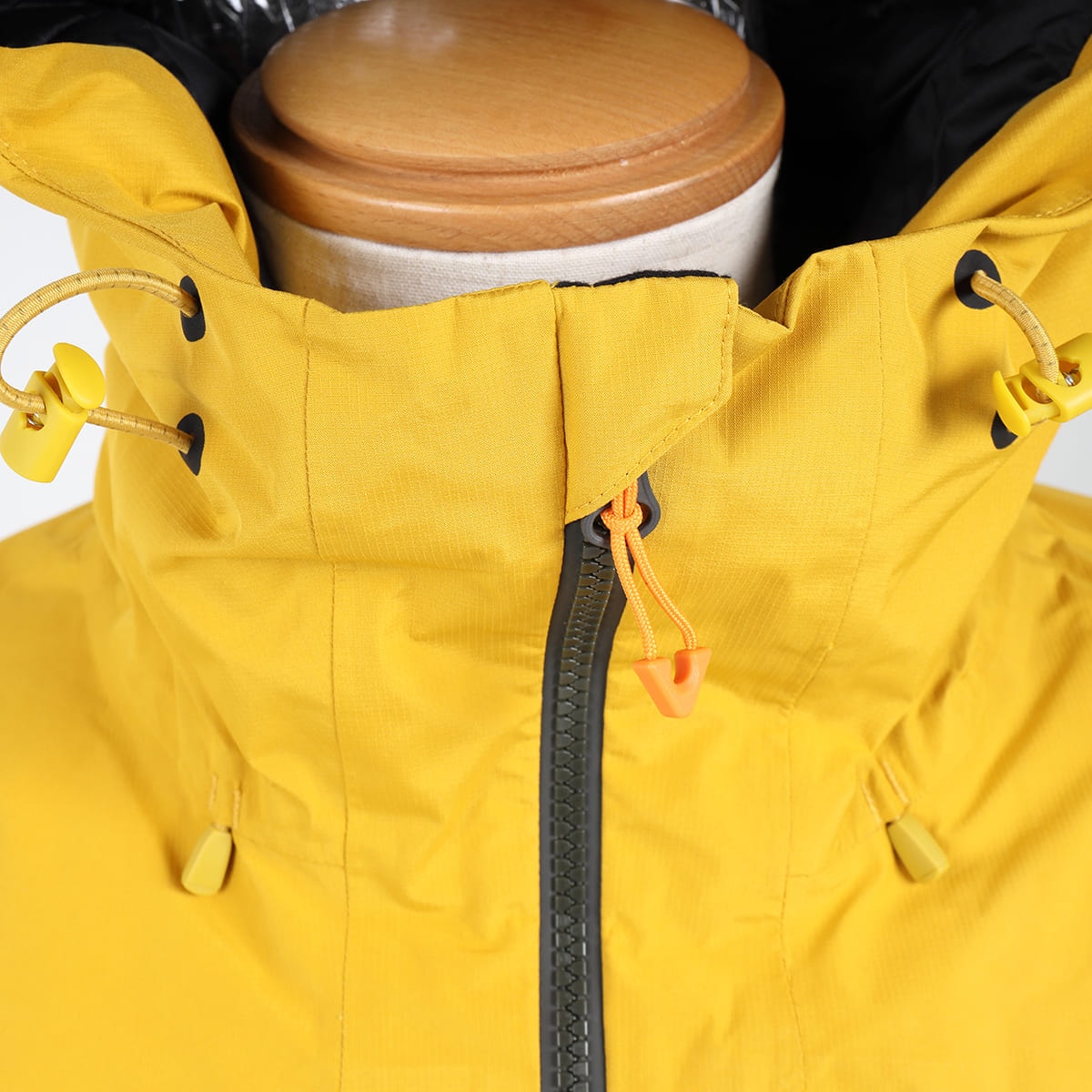 2425 MILLET COSMIC WARM GTX JKT M / MIV10202
