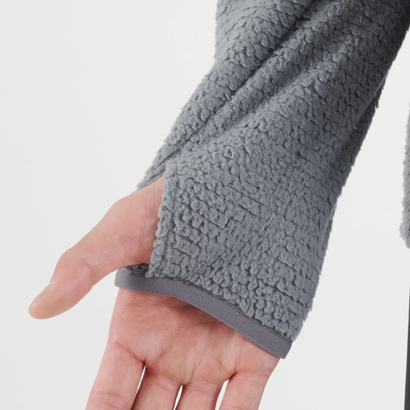 2526 MILLET THROUGH WARM CREW / MIV02059