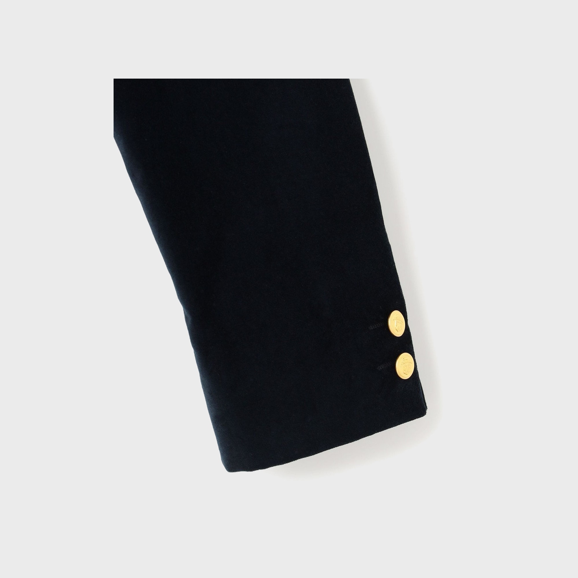 J.PRESS sleeve button detail