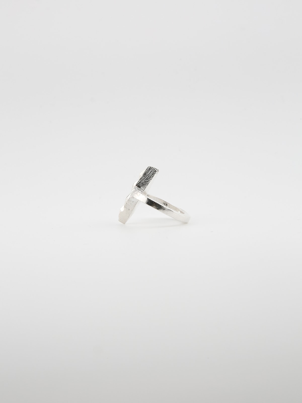 Stud love ring